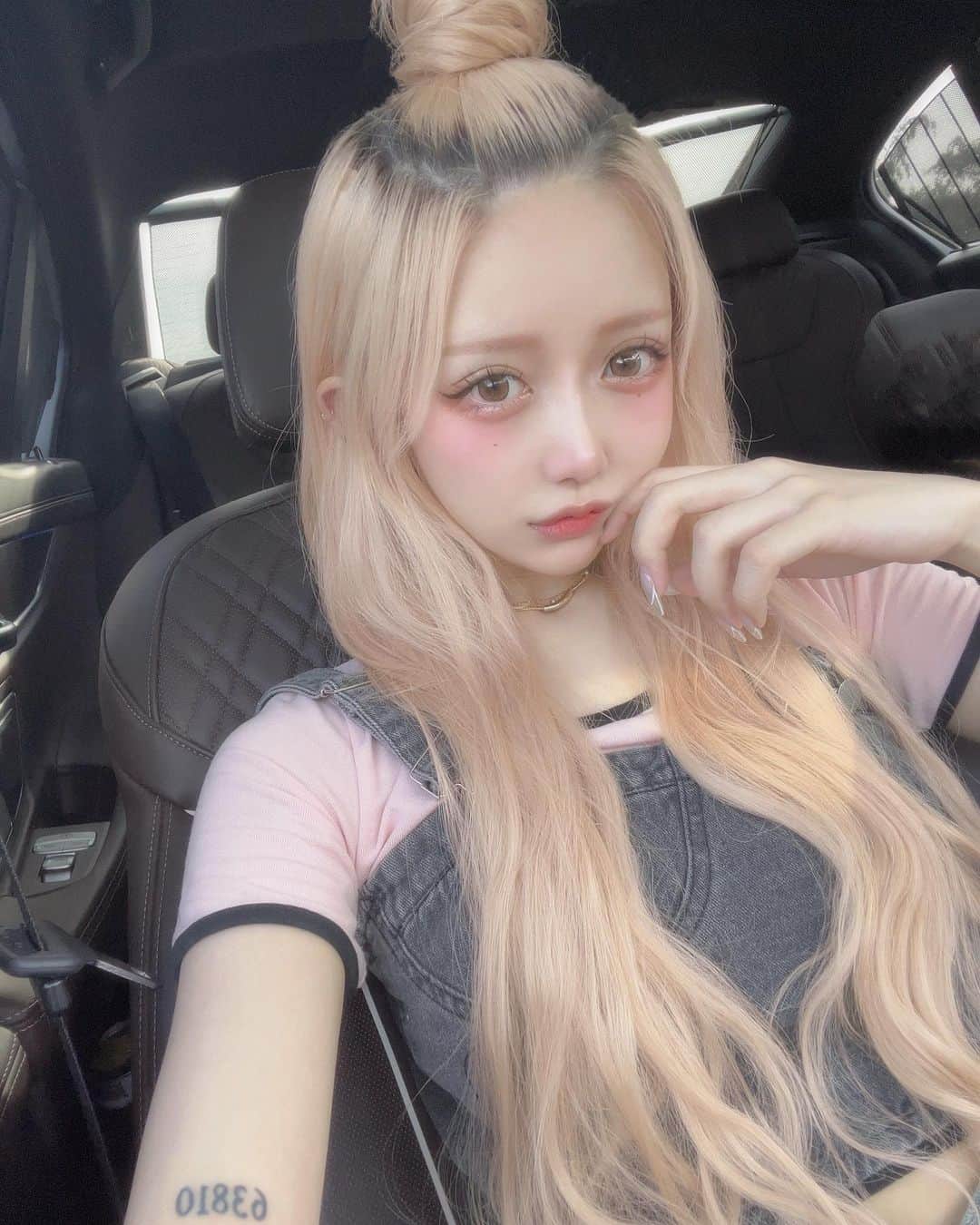 なかにしりあんのインスタグラム：「☀️」