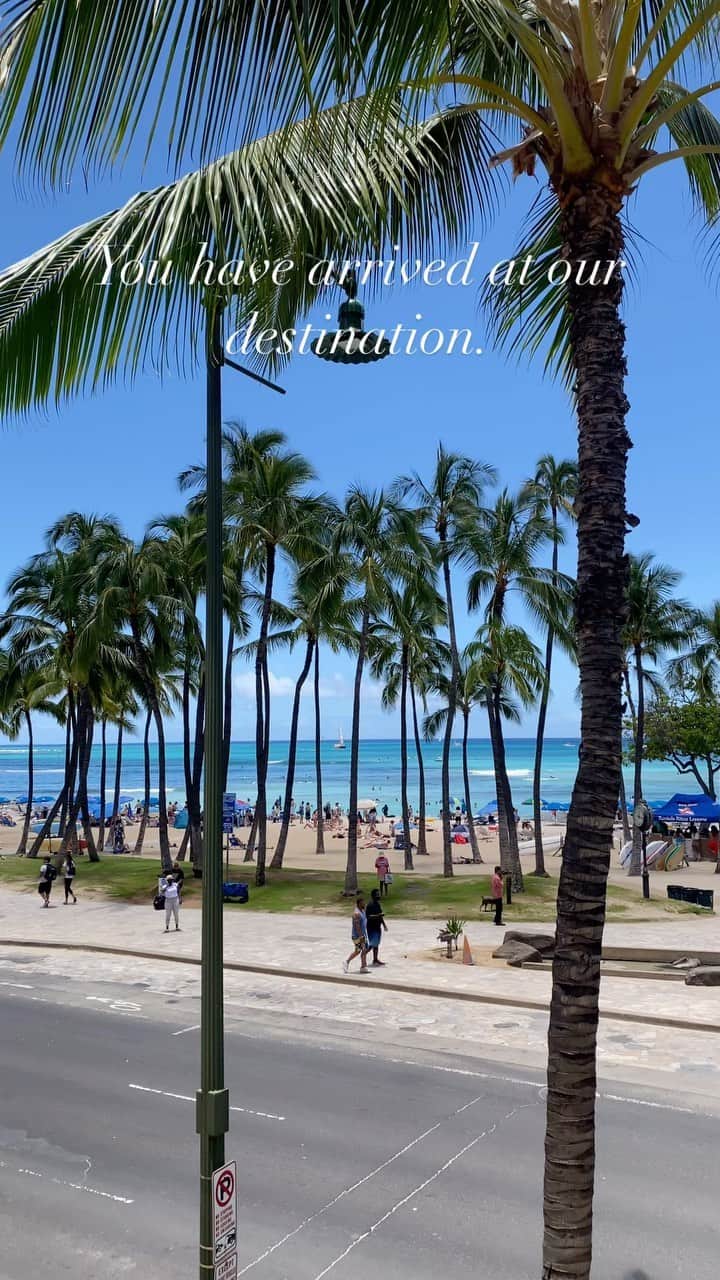 のインスタグラム：「Can we skip to the good part ?  3年ぶりのHawaii旅行✈️🌈  ワイキキ歩くだけでもテンションあがる💞  #hawaii #oahu #waikiki #waikikibeach #diamondhead #beach #hawaiilife #hawaiistagram #genic_hawaii #bikini #swimwear #japanesegirl #ハワイ #オアフ島 #ワイキキ #ワイキキビーチ #ダイヤモンドヘッド #水着 #ビキニ #水着女子 #タビジョ #旅行 #ハワイ旅行 #旅行好きな人と繋がりたい」