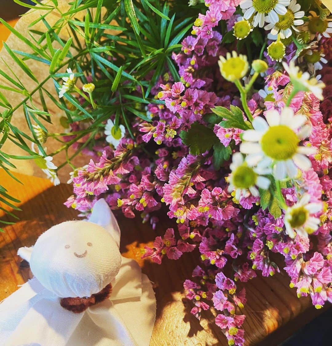 堀内敬子さんのインスタグラム写真 - (堀内敬子Instagram)「甥っ子の結婚式💒にて、歌っちゃいました。  帰って来て、きよちゃんライヴのリハーサル。  戸田さんにも、シルビアにも会えましたー❤️  バタバタで写真忘れたよー💦  ライヴのゲストが続きます。  頭の中を整理して。。 頑張りますっ  #ライヴのリハーサル #みんなの練習は楽しいね #結婚式も素敵でした」7月3日 19時52分 - horiuchi_keiko