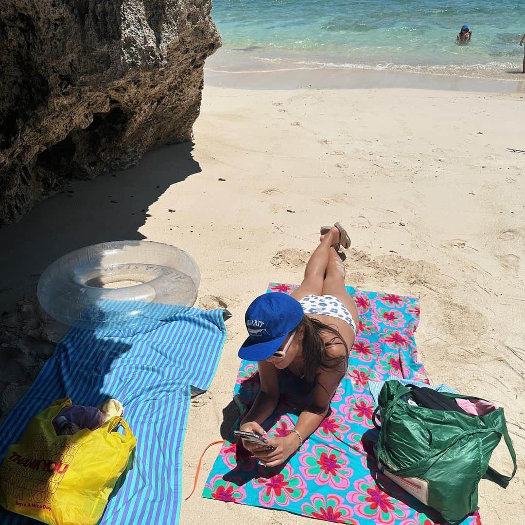 小竹麻美のインスタグラム：「beach trip 🌺🌴💕」