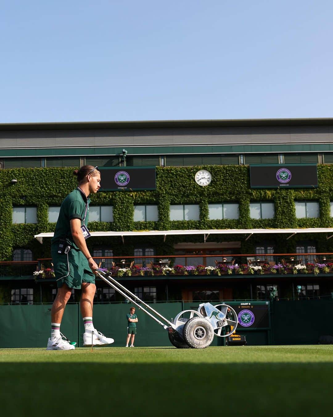 ATP World Tourさんのインスタグラム写真 - (ATP World TourInstagram)「Morning preparations 🌱😍  @wimbledon | #Wimbledon」7月3日 20時06分 - atptour