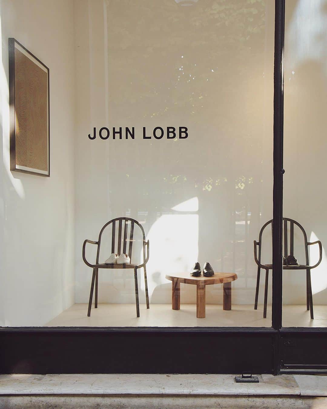 ジョンロブさんのインスタグラム写真 - (ジョンロブInstagram)「The house presented a preview of its Spring Summer ’24 collection in the galleries of Jardin du Palais-Royal during the most recent edition of men’s Paris Fashion week.  . #johnlobb  @lucaslehmann」7月3日 20時06分 - johnlobb