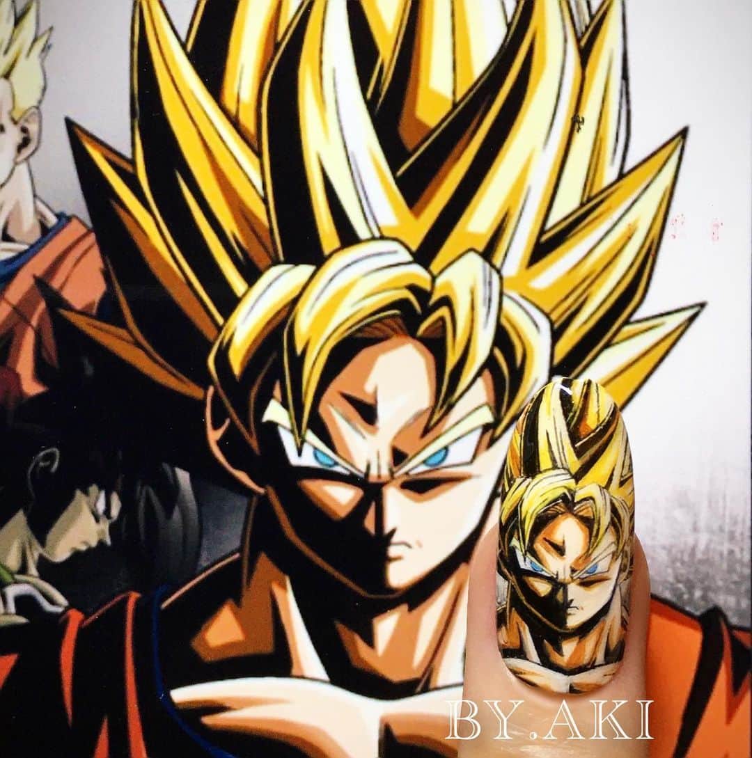 のインスタグラム：「DRAGON BALL🔥 孫悟空💪  鳥山明先生崇拝者🫡 とにかく、あるべき所にあるべき線がある✨ 毎回、鳥山先生の画力に感動しながら描く幸せ😆  🛒🛒🛒🛒🛒🛒🛒🛒🛒🛒🛒  💅プロネイリストさん 自己紹介URLより 🎨誰でも🆗 @nailoid.by.aki   #dragonball #songoku  #ドラゴンボール #ドラゴンボールネイル #ドッカンバトル @akira.toriyama  #鳥山明 大先生様✨  @by.aki #anime#manga#NAIL#ジェルネイル#ネイル#福岡#福岡市#全てジェルネイル#手描きネイル#all.gel#痛ネイル#ネイリスト#キャラネイル#네일#gel甲#美甲#clou#مسمار#paku #uña」