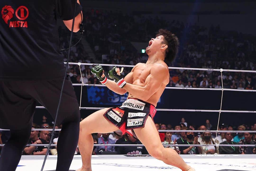 RIZIN FF OFFICIALさんのインスタグラム写真 - (RIZIN FF OFFICIALInstagram)「#RIZIN43 《Match.10》 "Landed mid air." ------------- Hiroaki Suzuki defeats Taisei Nishitani by TKO(Ground punch) 0:56 of Round 1.  #RIZIN #MMA #鈴木博昭 #hiroakisuzuki #西谷大成 #taiseinishitani」7月3日 20時12分 - rizin_pr