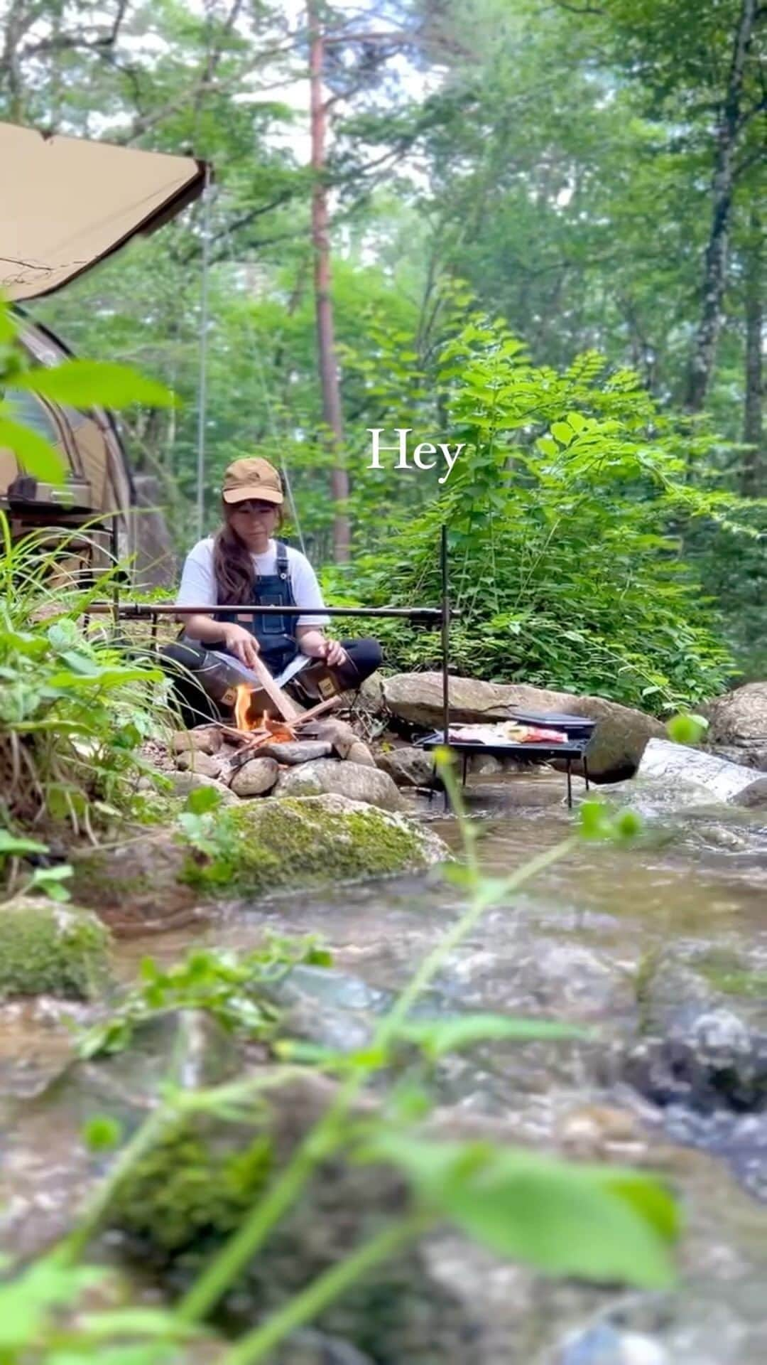 marikoのインスタグラム：「HEY JUST BREATH🌱  暑いからこんな動画に癒される🥰🥰  またマイナスイオンたっぷりに癒されに行かなあかん✨✨  #ひるがの  #ひるがの高原キャンプ場 #直火okなキャンプ場  #川キャンプ #癒し #camp  #outdoor #camping  #キャンプ　#アウトドア　#自然 　#ソトアソビ　#キャンプ飯　#焚き火 　#テント #バトニング 　#ソロキャンプ 　#女子キャンプ　#焚き火女子 #外ご飯　#outdoorlife #campinglife #焚き火料理　#ごはん　 #アウトドア料理　 #焚き火kitchen」