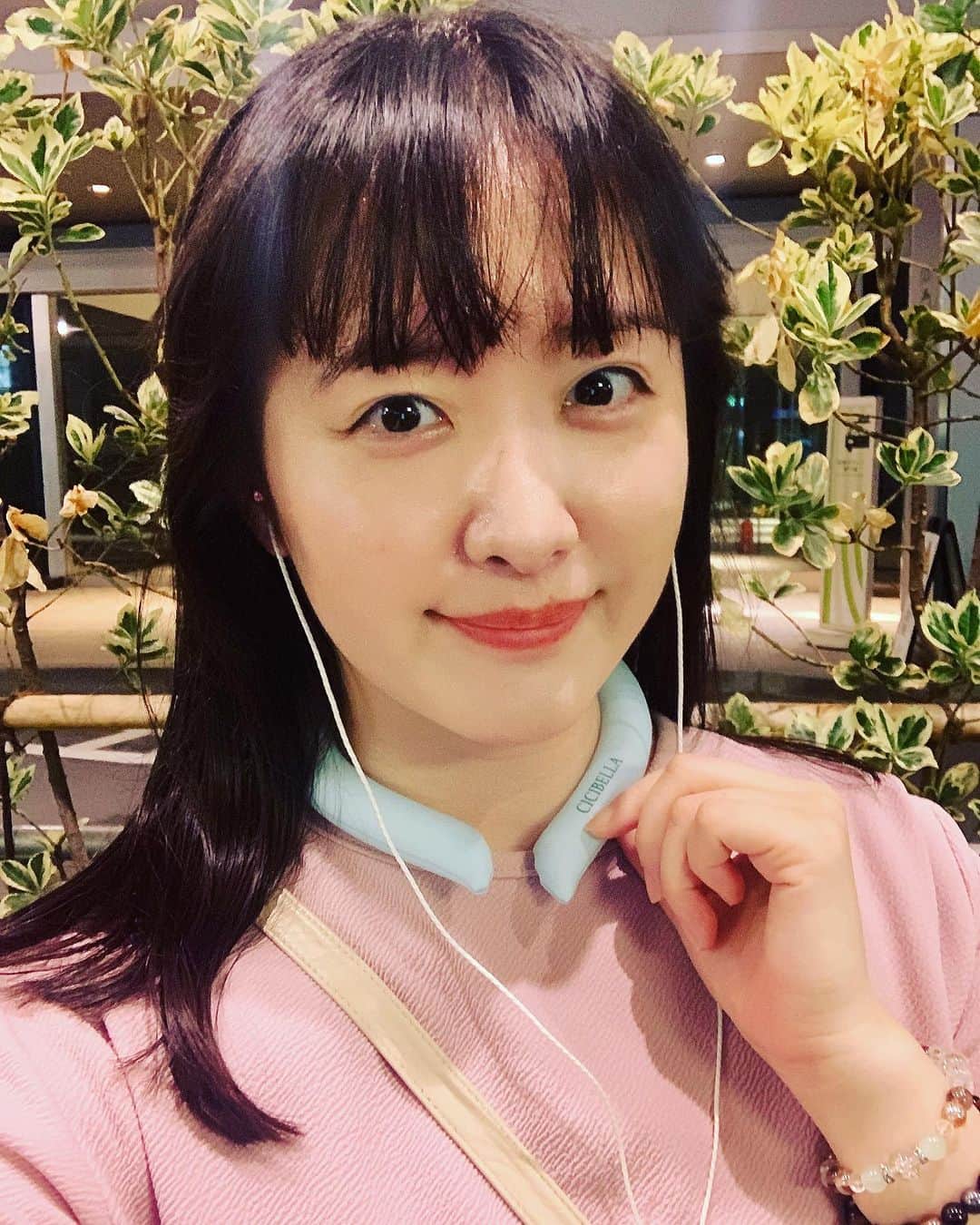 KagitaYukikoさんのインスタグラム写真 - (KagitaYukikoInstagram)「💠 ひんやり 気持ちいい〜╰(*´︶`*)╯♪♪  明日はひときわ 暑くなりそうやから✨  クールリング付けて お出掛けしよ〜♪♪  CICIBELLAの ひんやりアイスクールリング✨✨  28℃以下で自然凍結 冷凍冷蔵不要の便利グッズ  熱中症対策や屋外での使用だけじゃなくて 屋内での運動や 家事の時にもおすすめ♡♡  #アイテム　 #ゆきんこ PR @cicibella_official #シシベラ  #アイスクールリング  #クールリング  #ひんやりリング  #熱中症対策  #熱中症対策グッズ  #便利グッズ  #cicibella」7月3日 20時30分 - mermaid.yukinko