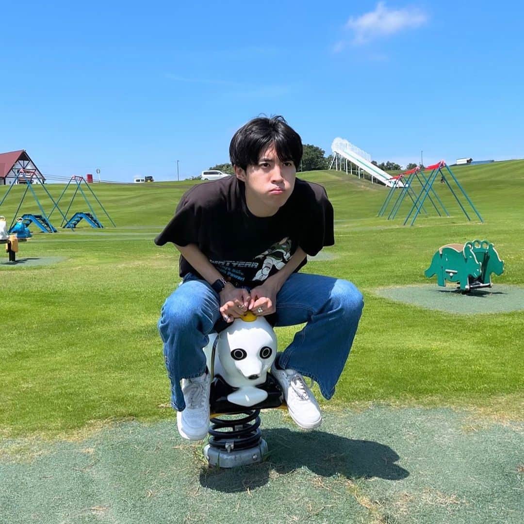川崎槙吾のインスタグラム：「今日で24歳にレベルアップしました。 たくさんの人と幸せを共にする年にするぞ！！！  いつもありがとな！！」