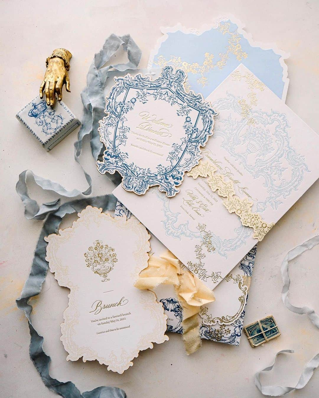 Veronica Halimのインスタグラム：「Introducing a Lake Como invitation suite that draws inspiration from the rich cultural heritage of Portugal, the groom's home country. This invitation suite showcases the timeless beauty of blue Azulejo tiles, elegantly incorporated throughout the card. To capture the essence of a summer wedding, touches of a refreshing lemon color palette have been carefully added, enhancing the overall aesthetic. — #lakecomowedding #azulejosportugueses #portugesetiles  #villadeeste #destinationwedding #italywedding #weddinginvitation #stationerydesign #weddingcalligraphy #lakecomo」