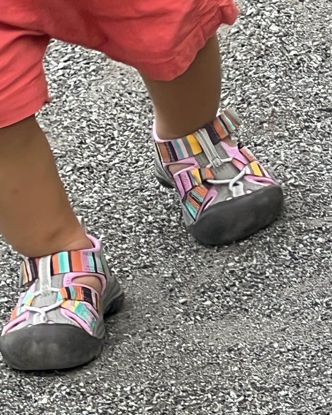 山川 二千翔さんのインスタグラム写真 - (山川 二千翔Instagram)「@keen_japan 👟🩵🩶🩷💛」7月3日 11時54分 - nichika_yamakawa_official