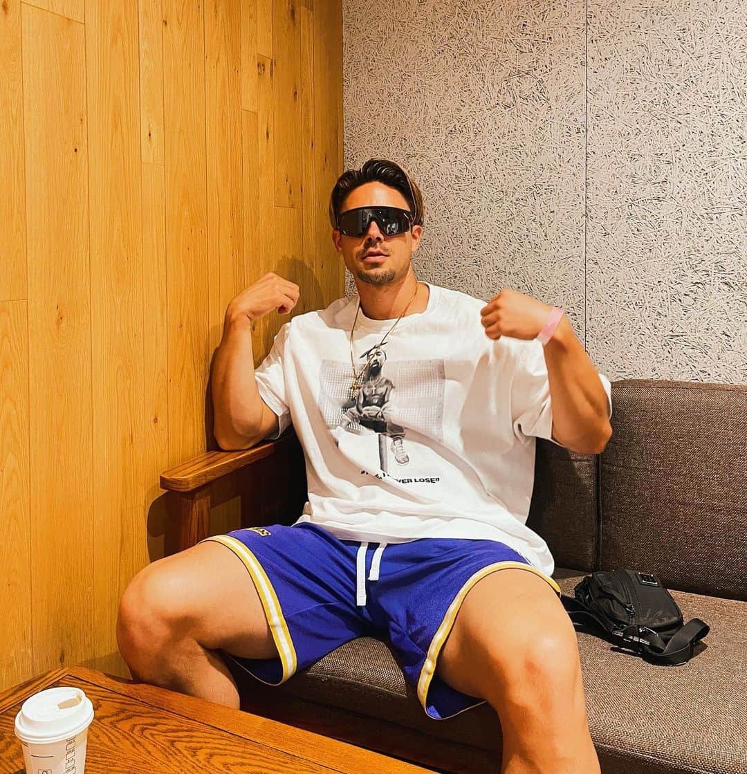 Ethan 佑太 Schellinのインスタグラム：「@oakleyjapan グラサン最高😊 @kana_nagayama 🔥」