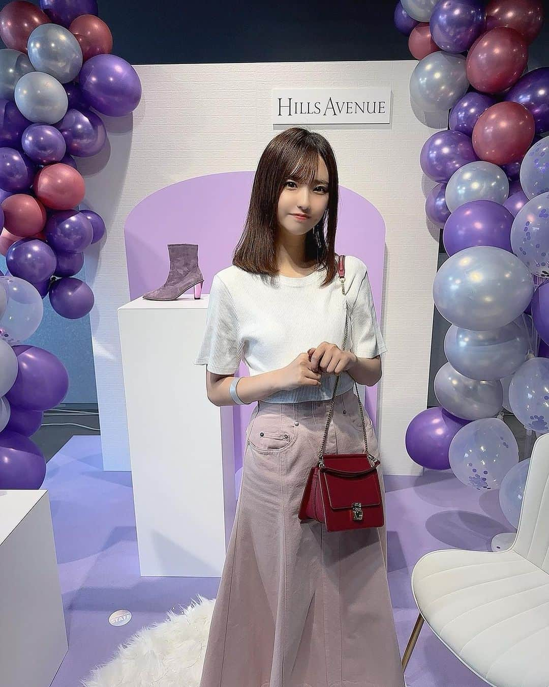 谷口彩菜さんのインスタグラム写真 - (谷口彩菜Instagram)「Influencer'sEXPO ♡ . インフルエンサーが沢山の企業を知れるイベントに行ってきたよ🥰 企業ごとにブースになってて 商品説明とか聞いたり実際に体験したりプレゼントがもらえたりするよ、凄いよね🥹 . 2枚目は @refa_mtg ♡ シャワーヘッド、ストレートアイロン、リファカラットレイとフェイス、ドライヤー使ってるよ😂 (ReFa好きすぎ🤣♡) 本当に良い製品ばかりでこんなに増えた🥲🤍 ブースで持ってないアイテムの説明してもらったら欲しいの沢山増えた🥺 . 3枚目 @hillsavenue_official ♡ パープルのアイテムが並んでて とっても可愛かった、、、♡ 色は好きだけど洋服や靴で取り入れることが無いから 挑戦してみたくなった🥲🤍 . 4枚目 @glosstify_official ♡ 髪に気を沢山使ってるから 髪質改善サロンが監修してて とっても気になったよ🥺 速乾ヘッドスパブラシをいただいたので 使ってみる☺️ドライヤー時間短縮するらしいありがたい🥲🤍 . . 名前は知ってるけど詳しくは知らないとか 初めての企業さんを知れたり とっても素敵な時間だったよ〜🥲🤍 . @influencersexpo.jp  . #インフルエンサーエキスポ　#ヒルズアベニュー #インフルエンサー　#渋谷　#渋谷ストリーム #リファ　#リファカラット #influencerexpo #shibuya #refa #hillsavenue #glosstify」7月3日 12時14分 - taniguchi_ayana