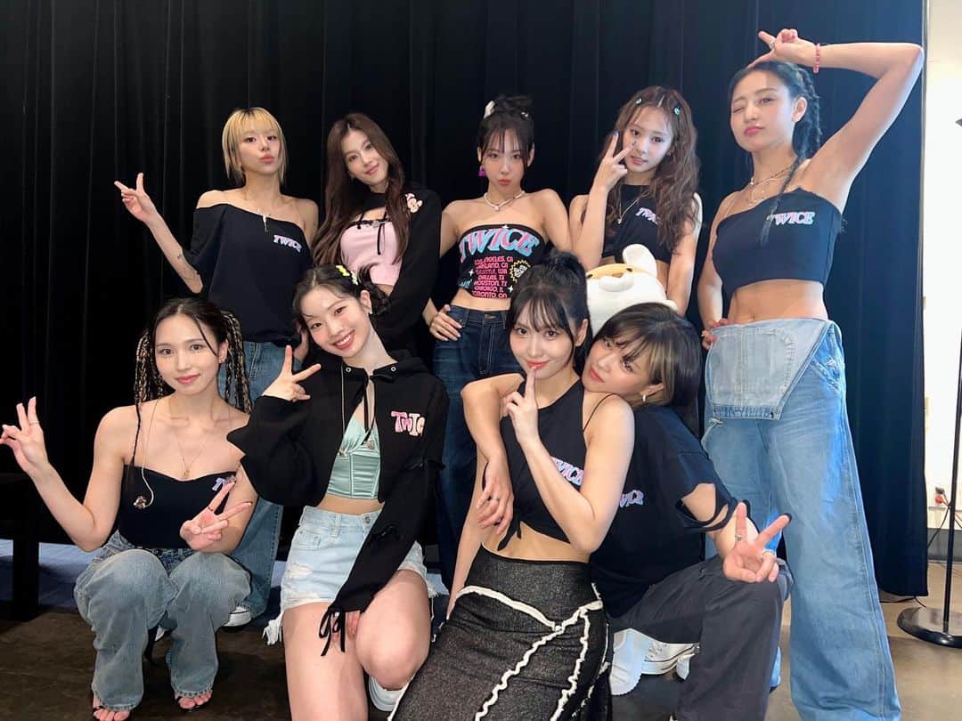 TWICEさんのインスタグラム写真 - (TWICEInstagram)「TWICE 5TH WORLD TOUR 'READY TO BE' IN #TORONTO - DAY 1  The best night in Toronto❤️ We are deeply touched by our Toronto ONCE's heartfelt welcome and support, and you guys made today's show so special and fantastic!🍭 Let's have another epic night tomorrow!! See you!!  #TWICE #트와이스 #READYTOBE #TWICE_5TH_WORLD_TOUR」7月3日 12時27分 - twicetagram