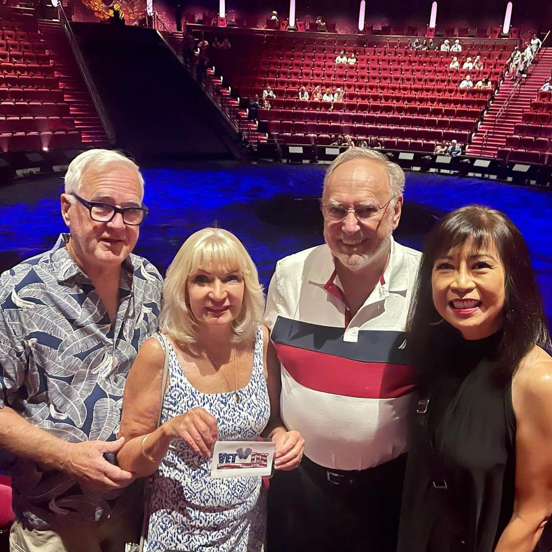 さんのインスタグラム写真 - (Instagram)「The new Awakening is even better!! If you’re coming to Vegas, make sure to consider going to the show! It’s a 120 million production! 🤩👏🏼♥️🥳 #AwakeningShow #AwakeningLasVegas #AwakeningWynn」7月3日 12時45分 - fouryorkiesmom