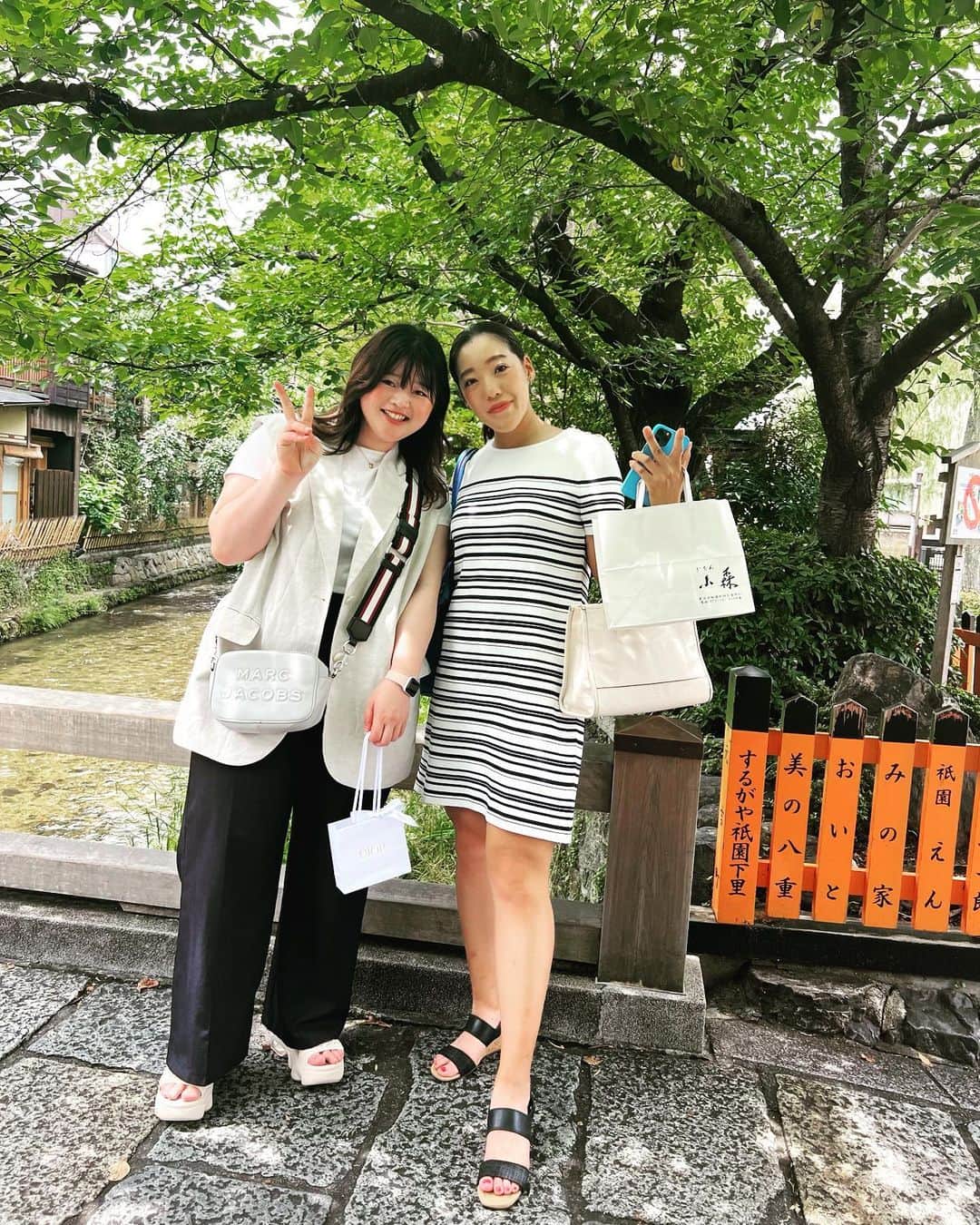 北村響のインスタグラム：「ゴルフ仲間の愛ちゃんと 京都で少し遅れてのお誕生日ランチ☺️  愛ちゃんこれからもよろしくお願いします🙇‍♀️ レッスンのお仕事がんばってね👍👍  #京都 #ゴルフ仲間 #祇園 #友達 #誕生日 #おめでとう #ランチ」