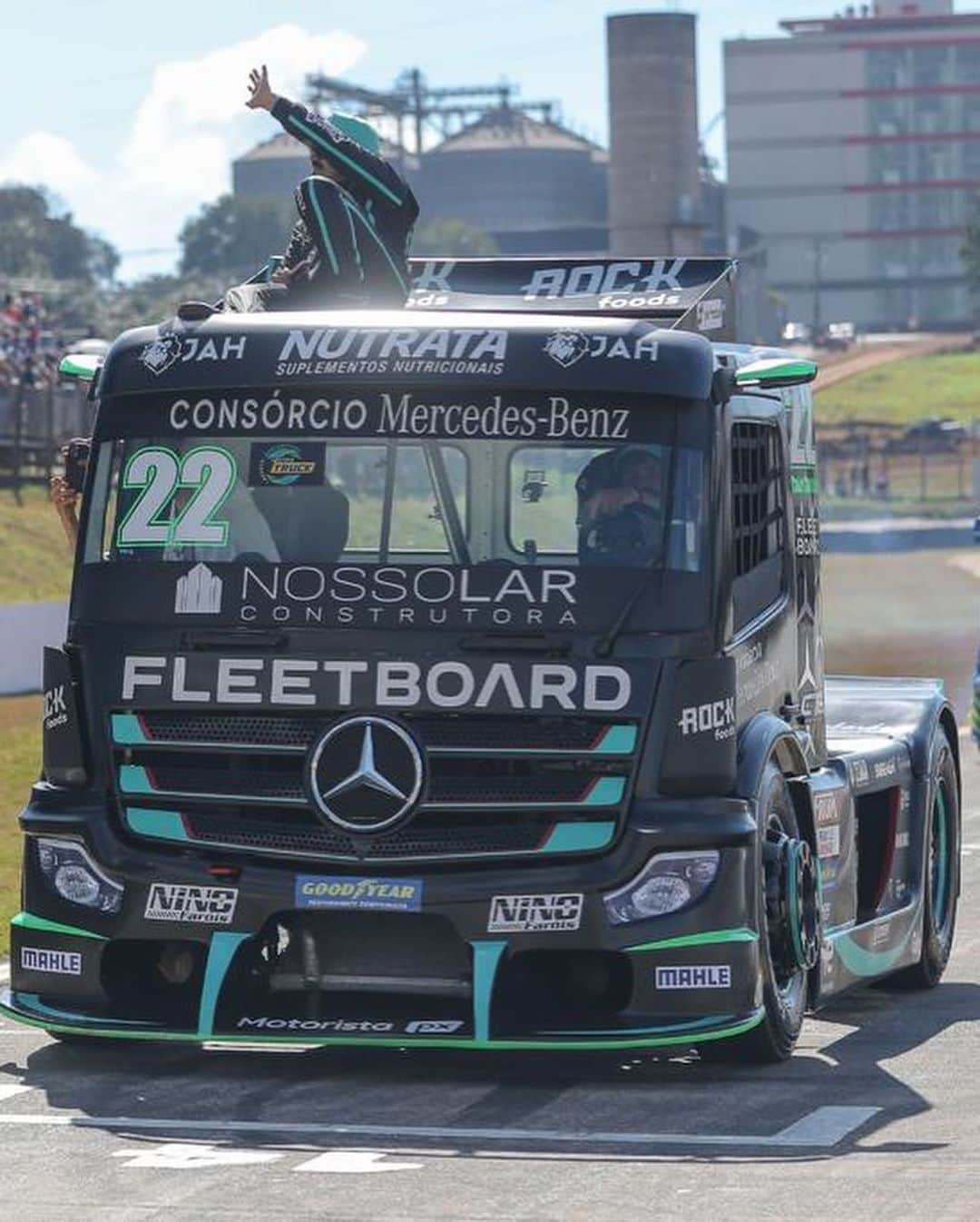 カイオ・カストロさんのインスタグラム写真 - (カイオ・カストロInstagram)「Mais um pódio, mais um P2 Belo trabalho equipe @asgmotorsportbr  Obrigado Deus, pela capacidade e consciência 🙏🏽♥️ E obrigado pessoal de cascavel, vcs deram um show a parte 🫵🏽⚡️」7月3日 13時07分 - caiocastro