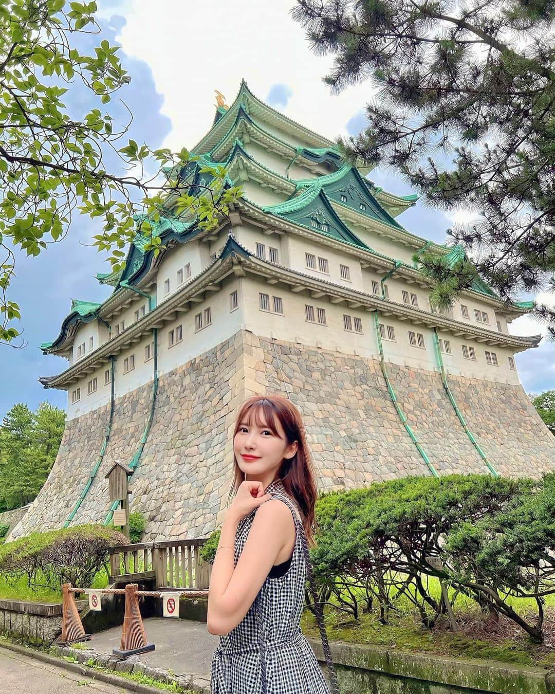 璃子さんのインスタグラム写真 - (璃子Instagram)「名古屋、三重名物食い倒れツアー🏯💓 ひつまぶし、手羽先、味仙、伊勢うどんどれも最高だった🍗🍜🍲 夏はナガシマスパーランドに行きたいな🌻✨  #名古屋 #名古屋グルメ #名古屋城 #名古屋観光 #三重 #三重観光」7月3日 13時10分 - ricopiiine