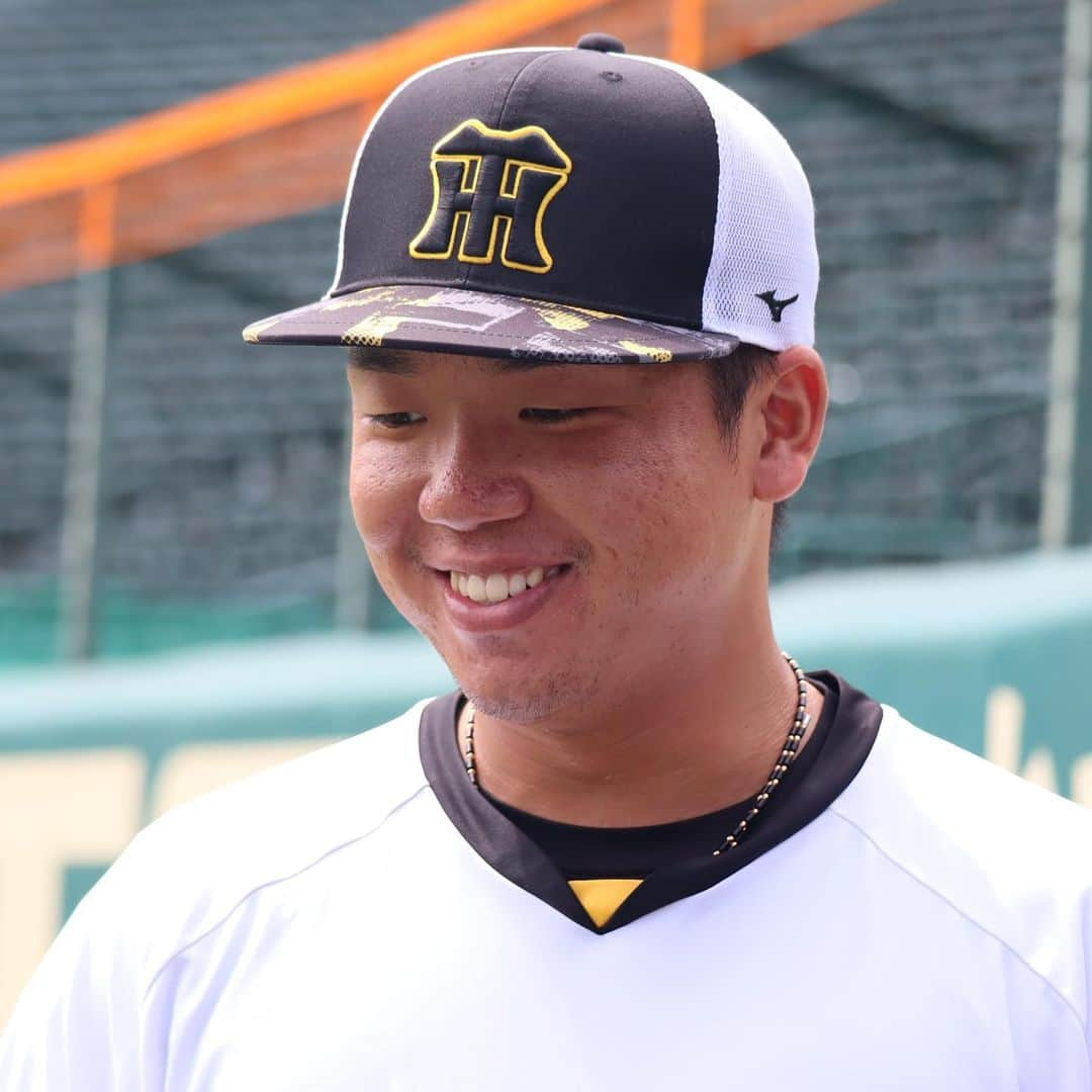 阪神タイガースさんのインスタグラム写真 - (阪神タイガースInstagram)「7月3日、甲子園球場での先発投手練習の様子です！ #西勇輝 選手 #大竹耕太郎 選手 #村上頌樹 選手 #西純矢 選手 #才木浩人 選手 #久保田智之 コーチ #阪神タイガース  #ARE」7月3日 13時18分 - hanshintigers_official