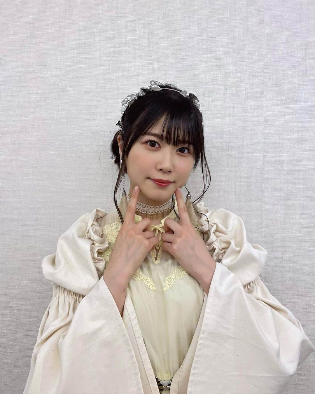 丹生明里さんのインスタグラム写真 - (丹生明里Instagram)「日向坂46 10枚目シングル  "Am I ready?"  ミュージックビデオがofficial YouTube channelにて公開されました✨  ひなのの頭の中の世界がテーマとなっており、ひなのが大好きなものがたくさん詰まってる、そんなMVです！  とってもキュート💞 衣装もキラキラで新鮮でした✨  是非みてくださいね〜  #AmIready? #日向坂46 #丹生ちゃん #nibugram」7月3日 13時20分 - nibuchan_akari