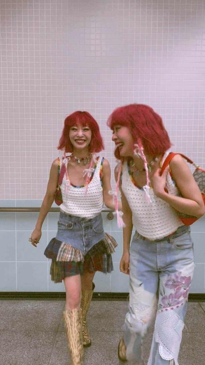 AMIのインスタグラム：「今週も笑顔で楽しみましょう💫🩷 先週途中から体調を崩していたので、やっと。 あやちゃんと旦那さんに支えられて感謝の日々でした。jouetieチームにも感謝🙏 忙しい日々、皆様もご自愛ください✨  #mylife #笑顔が1番」