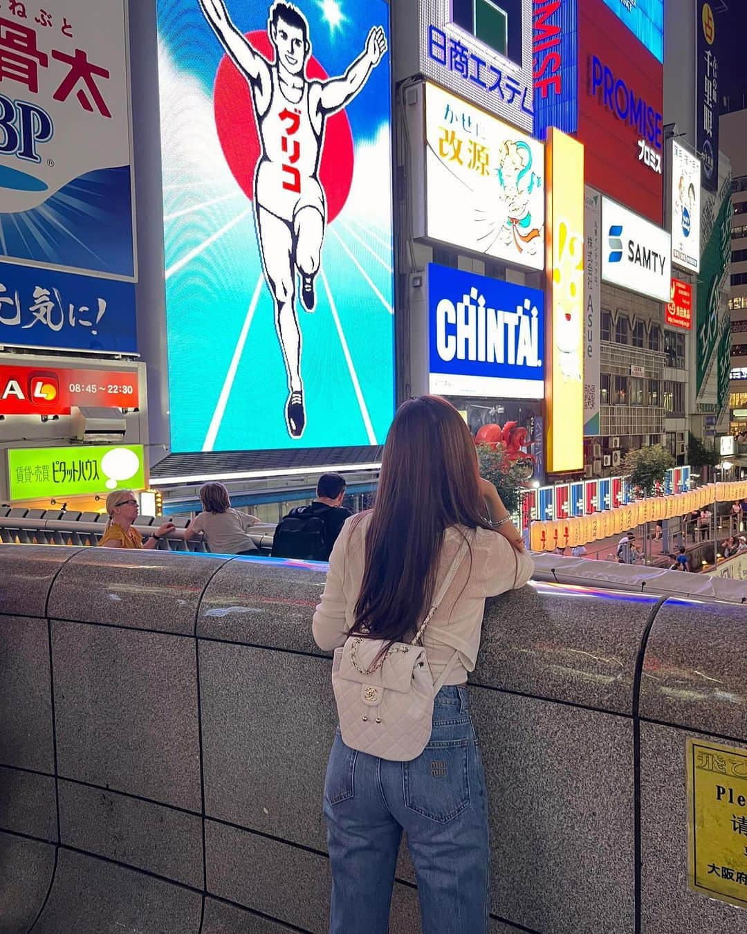 エリン さんのインスタグラム写真 - (エリン Instagram)「osaka 🇯🇵 일본 뮤비촬영을 여기서 했는데 기분 이상하네.. 벌써 10년이나 됐다니..  #일본 #오사카 #osaka」7月3日 13時27分 - hiellin