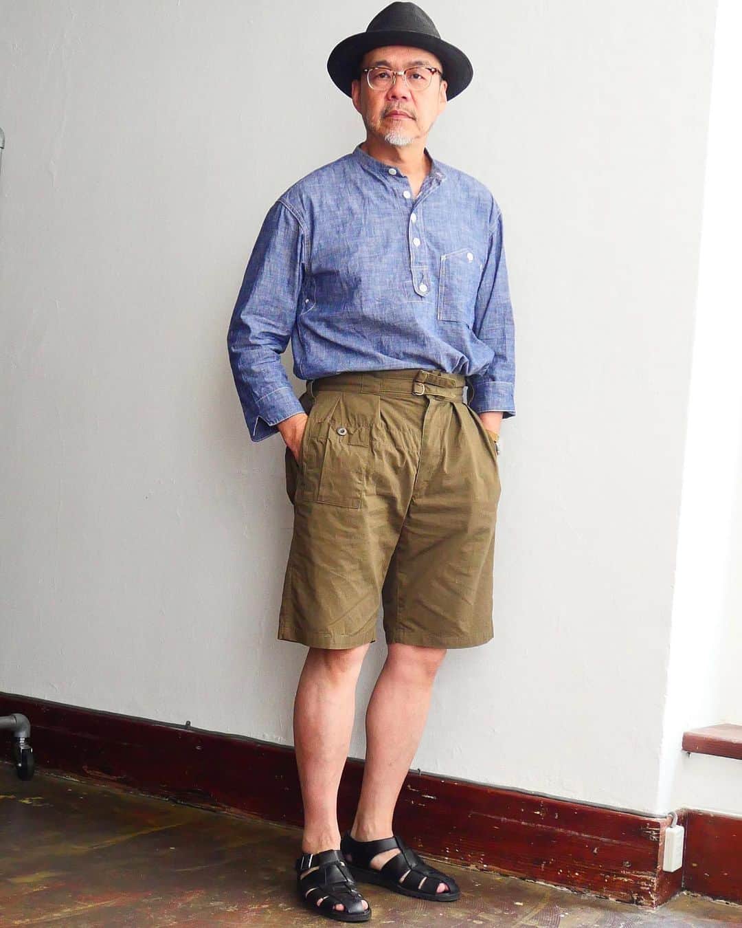 サウンドマンさんのインスタグラム写真 - (サウンドマンInstagram)「【Today's style】 Old type Gurkha shorts style  shirt:William (弊社在庫Sold out) shorts:Willton #soundman  Hat:Knox Linen hat Sandal:Paraboots Pacific  週末のWeekendstoreに 暑い中お越しいただきましたお客様ありがとうございました。  また1ヶ月に渡り開催したオーダーイベントSoundman Clotierは締め切らせていただきました。 オーダーいただきました皆様、 完成まで長らくお待たせいたしますが、 良いジャケットを作成いたしますのでお待ちください！ ありがとうございました。  #soundman #サウンドマン #2023ss #heritagestyle #vintagestyle  #heritagemenswear  #横浜 #山下公園 #yokohama #いつもはシャツout」7月3日 13時33分 - soundman.jp