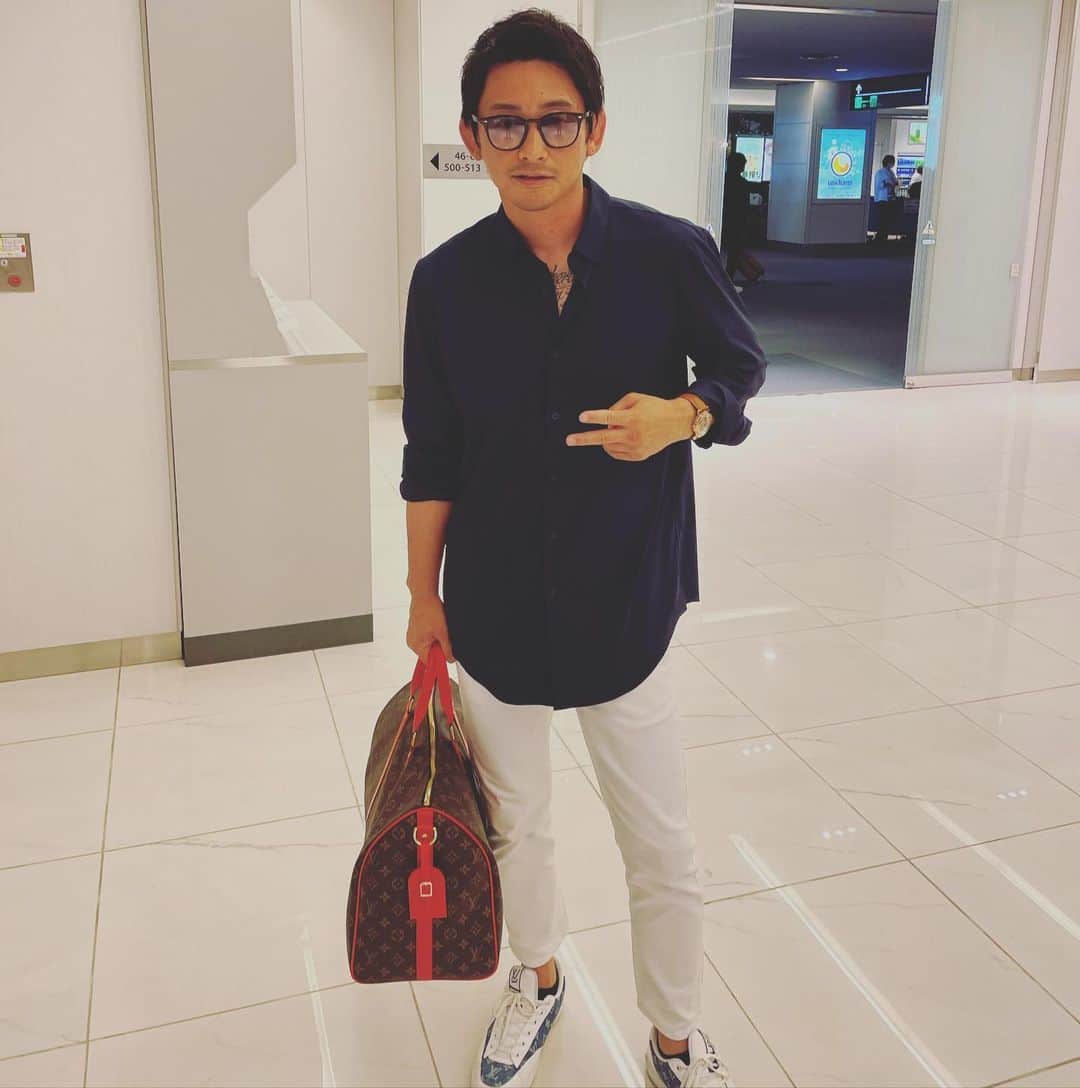 吉永啓之輔のインスタグラム：「博多行ってくるわ  博多と言えば？」