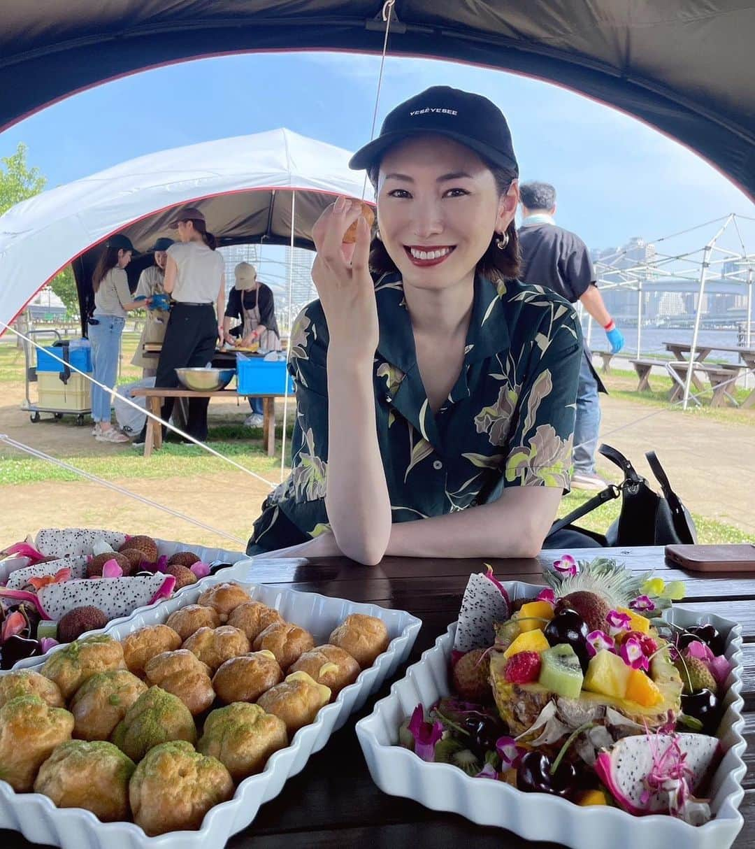 ソンミのインスタグラム：「先日の　@andmeal_official 主催のBBQ。 こんな豪華でヘルシーで美味しいBBQは初めてで社員たちも大喜びでした。  来年は来れなかったメンバーや ミースキンズさん達も（meethをご愛用下さっている人達を言う）含めて 楽しいイベントとして企画したいな🥰 BBQ仲間募集します✨  #バーベキューコーデ #バーベキュー　#最強bbq #ミースキンズ #ミースキンズさんと繋がりたい」