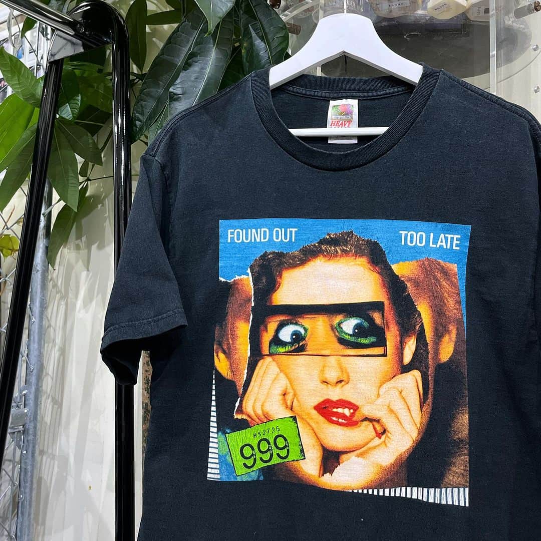のインスタグラム：「OPEN UNTIL 7:00PM . THANK YOU SOLD OUT! .  #jammru#jammru_tee#vintagetshirt #vintagetee#vintagebandtee#999 #osaka  #fashion  #streetstyle  #streetfashion  #vtg  #vintage  #used  #usedclothing  #古着 #古着屋 #ファッション #70s #80s #90s」