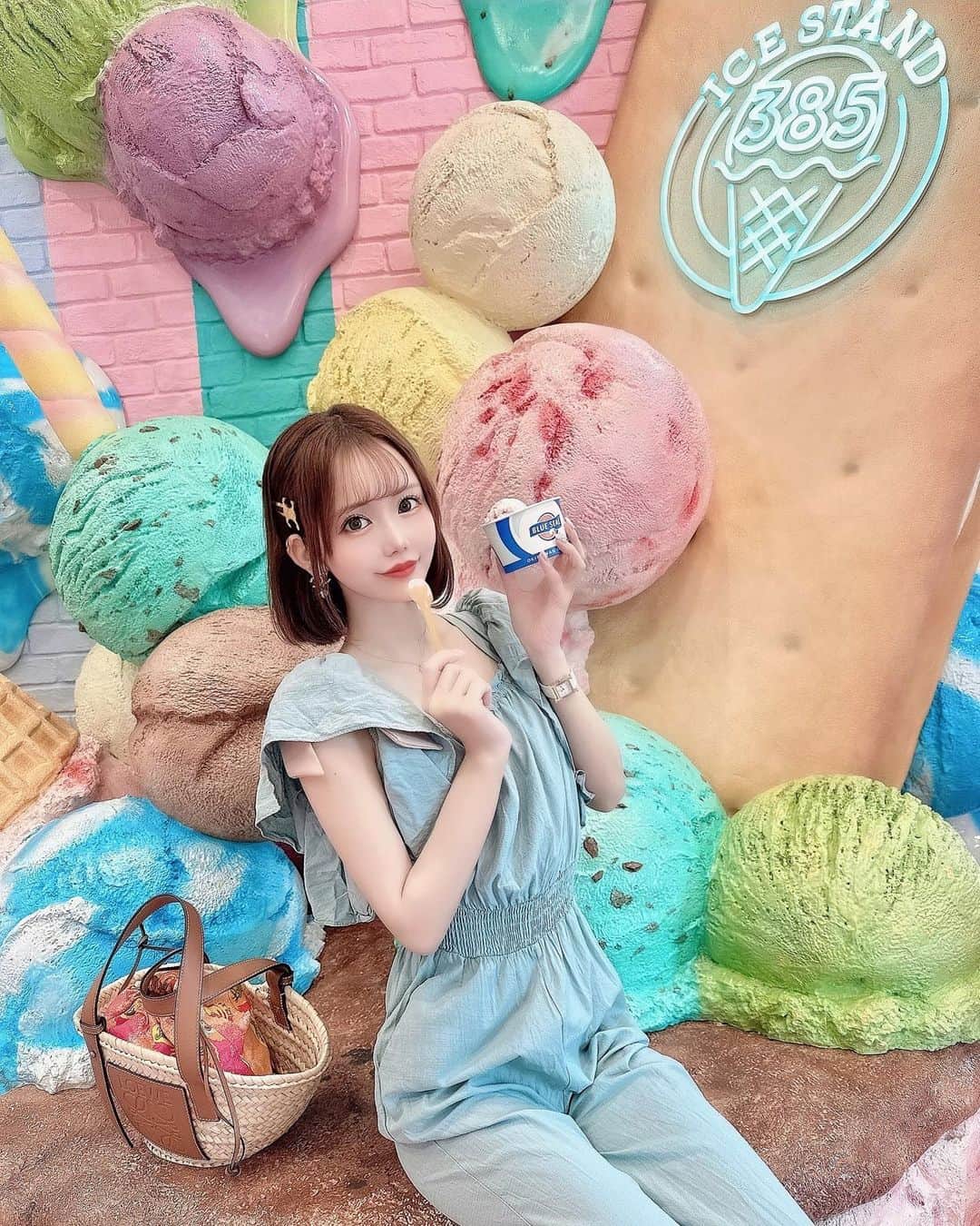 のインスタグラム：「宮古島のブルーシール🍨🩵 店内がかわいすぎるんだなあ🏝️♡⃛  @blueseal_painagama   #宮古島 #ブルーシール #blueseal #パイナガマビーチ  #宮古島カフェ #miyakojima #名古屋 #錦 #錦3 #salondegold  #サロンドゴールド  #キャバクラ #いいね #instalike #맞팔　#좋아요」