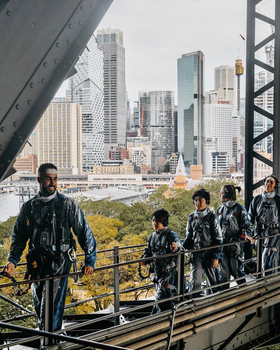 Australiaさんのインスタグラム写真 - (AustraliaInstagram)「Feeling on top of the world in @sydney ❤️ Join @bridgeclimb's #BurrawaClimb and scale the iconic #SydneyHarbourBridge with a local Gadigal guide. Soak in breathtaking 360 views of @visitnsw's sparkling capital city while hearing stories about #Sydney's rich Aboriginal heritage. Spine-tingling from start to finish, this epic @discoveraboriginalexperiences is all about new perspectives! This @naidocweek (2-9 July), #BridgeClimb is running extra walks and donating $100 from each climb to @tribalwarrioraboriginalcorp. It's the perfect excuse to see the Harbour City from up high 😍   #seeaustralia #comeandsaygday #feelnsw #feelnewsydney #ilovesydney #bridgeclimb  #discoveraboriginalexperiences #NAIDOCWeek2023 #ForOurElders #NAIDOCWeek #thisisNAIDOC」7月3日 14時51分 - australia