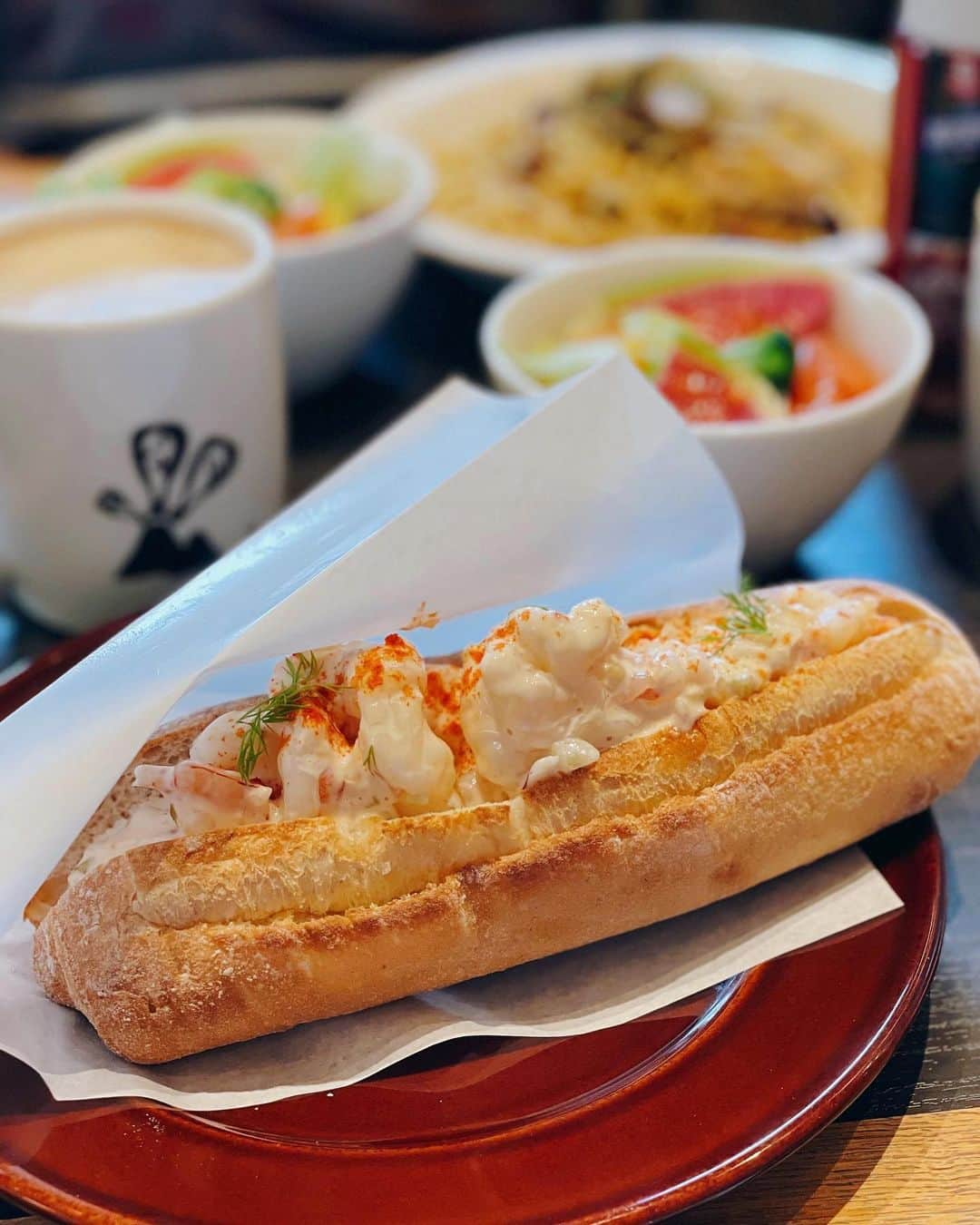 ochikeronのインスタグラム：「My favorite Shrimp Roll 🍤  It is no longer available near home. The cafe has closed down last week. Like the curry restaurant, it is because of the renovation work of the building. They are not sure for the reopening 🥲  I need to make another Tanabata wish🎋」