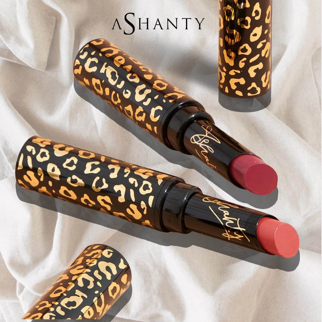 ASHANTY BEAUTY CREAM OFFICIALのインスタグラム：「Siapa yang belum coba Lip Moist by Ashanty? huh yakin masih ga mau coba?  Lip Moist ini best seller banget loh karena selain menjadi lipstick, bisa menjadi blush on dan eyeshadow. praktis banget kan?  Eitsss bukan itu aja loh! selain itu, lip moist ini punya efek glossy yang bisa membuat bibir kalian tampak sehat, fresh, dan lembab seharian! 🥰  #ashantycosmetics #ashanty_ash #cosmetics #cosmetic #makeuptutorial #rekomendasimakeup #makeuplover #lokalmakeup #makeupnatural #makeuplooks」