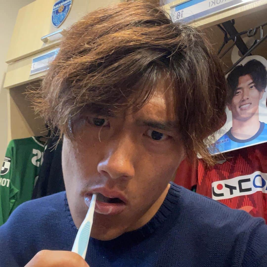 西山大雅さんのインスタグラム写真 - (西山大雅Instagram)「航基くん、サッカーもプライベートもお世話になりました。 いなくなって寂しいですが、オランダ行ってもボーリングの練習忘れずに頑張ってください！ オマケにサッカーも頑張ってください！！ ありがとうございました！！ . #小川航基 #たぶん諒也くんが一番寂しがってる #僕も少しでも追いつけるように頑張ります #ロッカーで隣がいなくなって寂しい」7月3日 15時15分 - n_taiga0824