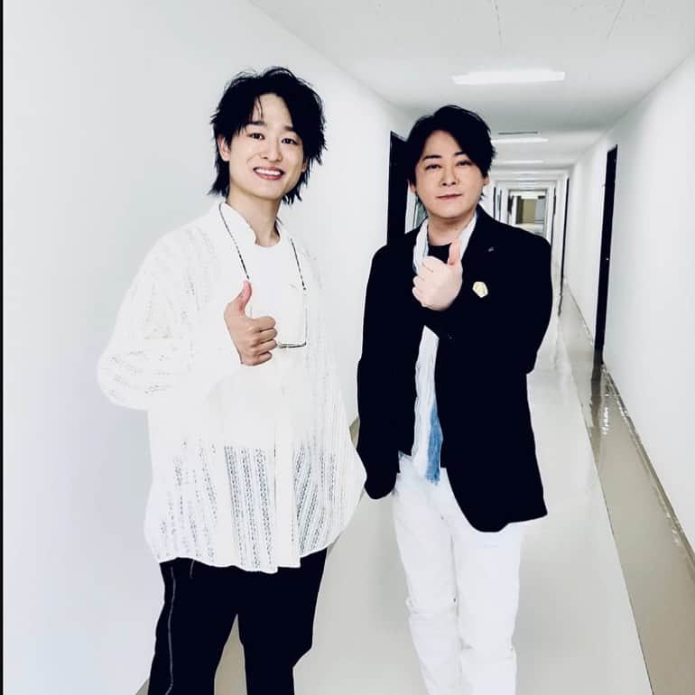 尾崎裕哉のインスタグラム：「ライブの後お褒めの言葉頂けて有り難かったです！！ @ryuichikawamura_official」