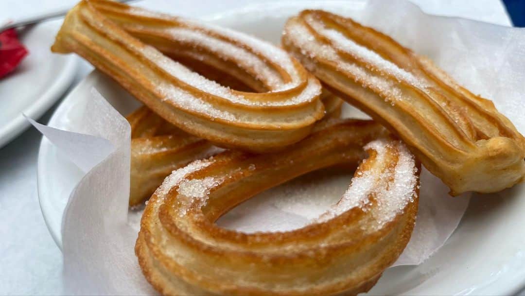 アグネス・チャンのインスタグラム：「Real Spanish churros! Dip them in hot chocolate! Best churros ever💕💕」