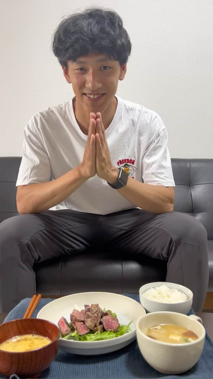 渡邊啓太のインスタグラム：「Healthy dinner option for high-performance Skater Keita Watanabe 🇯🇵  🍲 miso soup  🥚 eggs  🍚 rice  🥩 beef  What is your go-to healthy dinner 🤔?   #ShortTrackSkating」