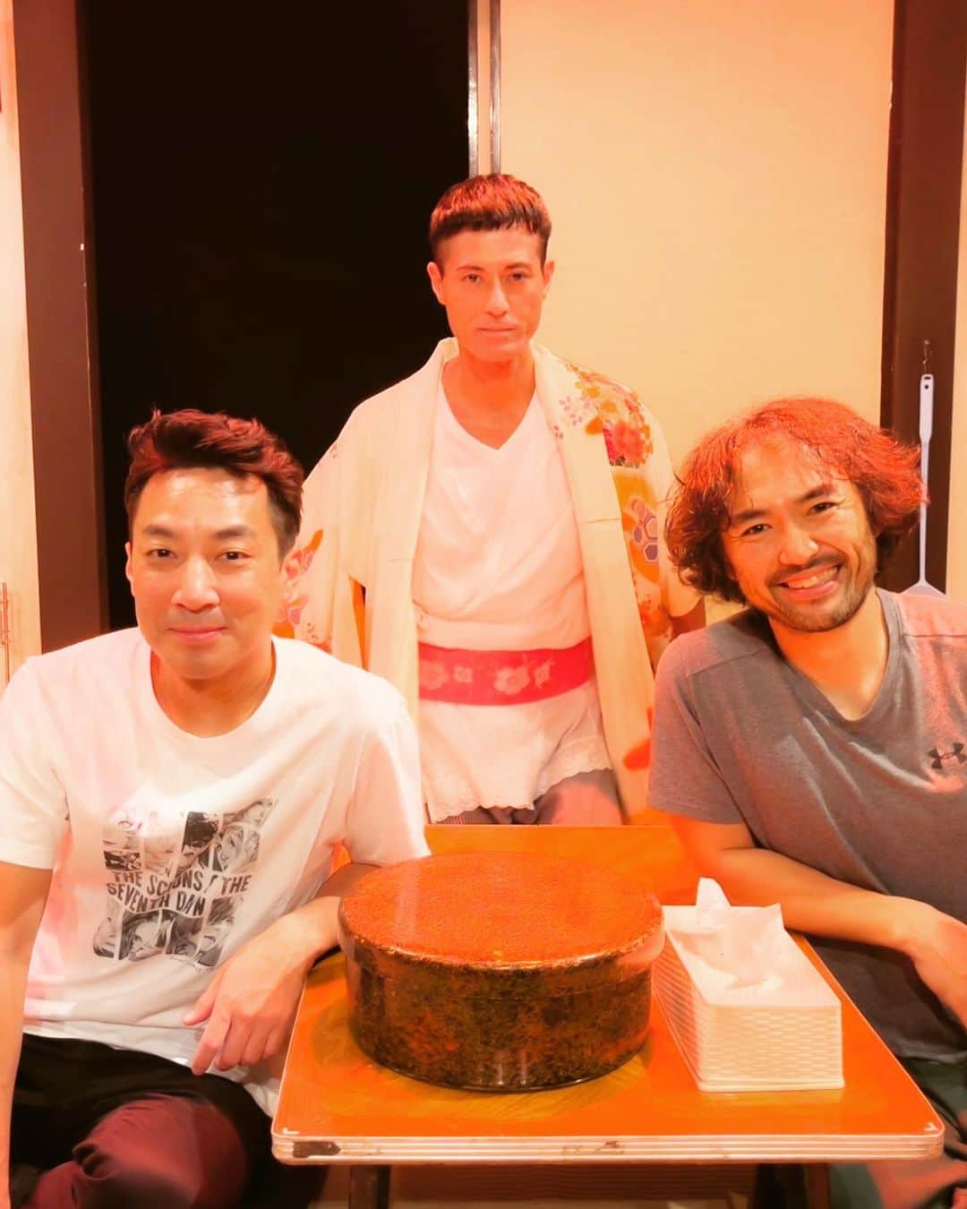 青木伸輔さんのインスタグラム写真 - (青木伸輔Instagram)「千穐楽、終演後は初日の3人で。 武雄ちゃんとシュン君。 #オフショット #さまよう理性 #舞台 #劇小劇場 #下北沢」7月3日 15時47分 - shinsuke.aoki