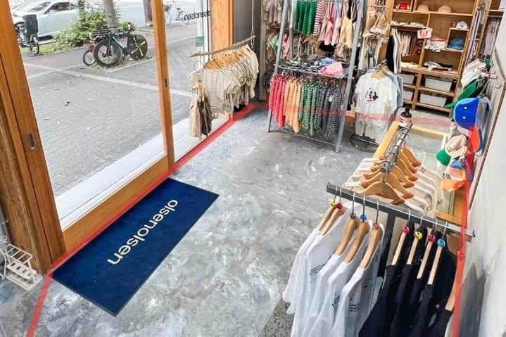 SHOPCOUNTERさんのインスタグラム写真 - (SHOPCOUNTERInstagram)「【大阪市／阿波座駅2分】子供服セレクトショップ「オルセンオルセン」内の一角にある物販のポップアップに最適なレンタルスペース   エリア：大阪府 大阪市西区 料金：平日8,800円/日〜 土日祝9,900円/日〜 URL：https://shopcounter.jp/spaces/YtUXAa   興味のある方は、プロフィール欄の【SHOPCOUNTER】 から「阿波座駅」で検索してみてください😊  ーーーーーーーーーーーーー SHOPCOUNTERではポップアップストア/展示会/催事など「短期でイベントの開催や出店が可能なスペース」の検索＆予約が可能🔍 アカウント作成(無料)をすると、メルマガでキャンペーン情報や会員様限定でスペースのご紹介を行っています♪ スペース探し＆ご予約はプロフィールのURLからお願いします💛 →@shopcounter_official  #出店者募集 #ポップアップ #ポップアップストア #ポップアップショップ #展示会 #催事 #レンタルスペース #ギャラリー #イベント #イベントスペース #初台駅#飲食店#バー#カフェ#商店街#路面店#popup #popupstore #popupshop #exhibition #event #rentalspace #shopcounter」7月3日 16時01分 - shopcounter_official