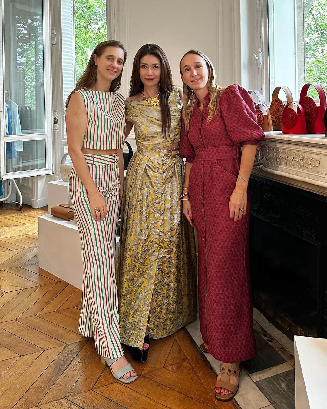 Taki Tanakaさんのインスタグラム写真 - (Taki TanakaInstagram)「#destree sisters in #paris  #デストレー パリ展示会にて。  私もNew Collection アイテムで トータルコーデしました。  #ootd #outfitoftheday #outfit  w/ @laetilbs @camille_de_pontcharra   1.2.3.Photo by Laetitia💛  @destree  @gguyot  @iza_official  #izastagram」7月3日 15時58分 - tanakataki