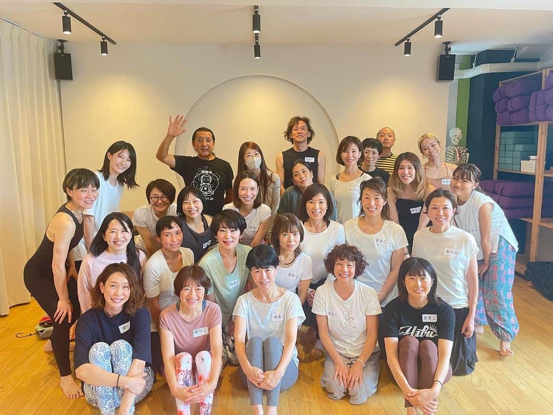 のインスタグラム：「ケンハラクマのアシュタンガヨガ基礎講座&瞑想集中講座  @yoga_academy_osaka  ご参加いただいた皆さん、スタッフの皆さんありがとうございました❣️ @yoga.generation  @mikizoyogageneration  @international_yoga_center  #アシュタンガヨガ  #瞑想  #マインドフルネス #ヨガ  #ケンハラクマ #ヨガジェネレーション」