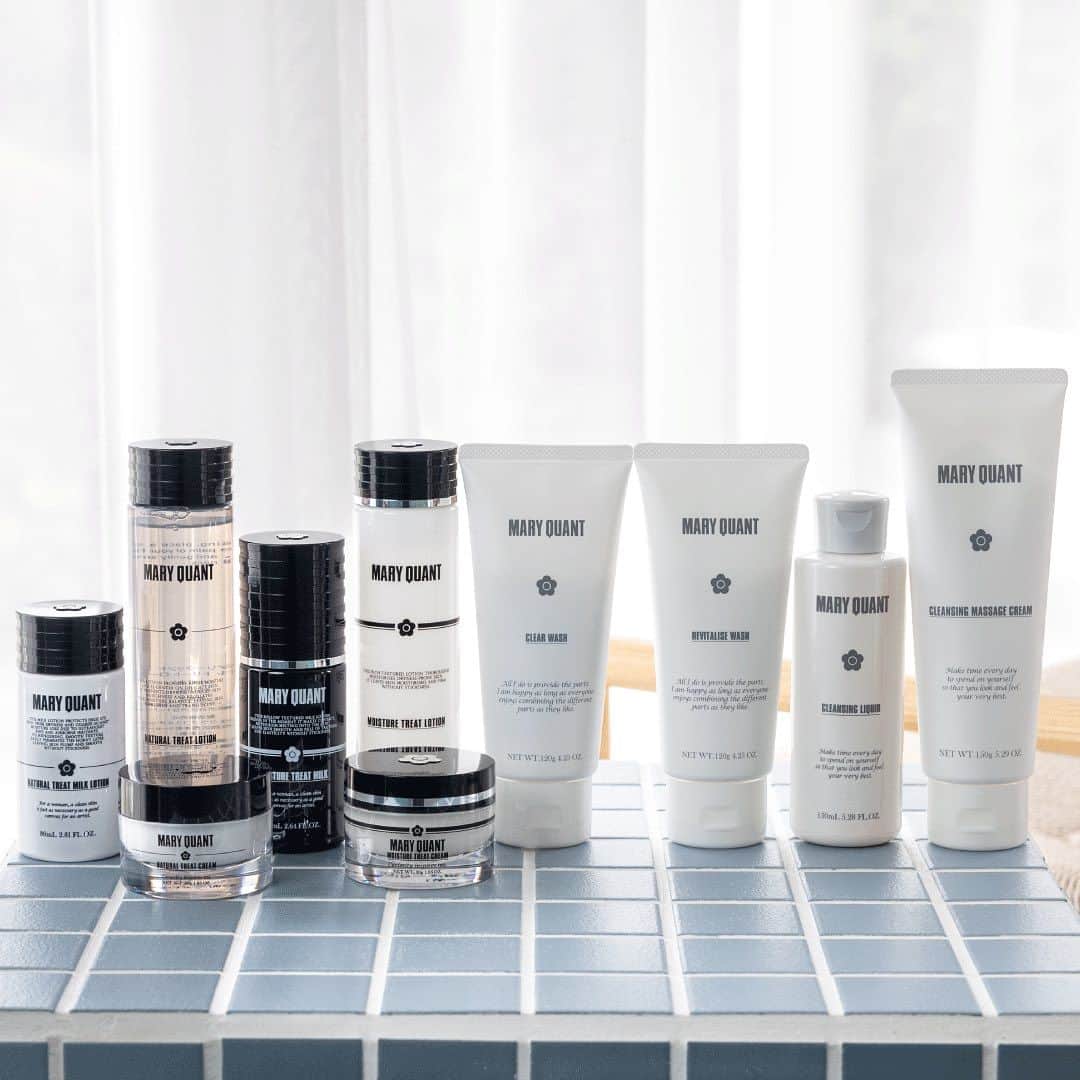 MARY QUANT officialのインスタグラム：「- 2023年 WEB来店予約サービス利用 キャンペーン - 期間中、全国のマリークヮントショップ及び オンラインショップにて ポイントをプレゼントする 「WEB 来店予約サービス キャンペーン」を 実施いたします この機会にどうぞご利用ください - 予約開始日：7/１＜Sat＞～ キャンペーン対象来店予約日： 8/１＜Tue＞～8/31＜Thu＞ ポイント利用期限： 2023年10月31日＜Tue＞ ※おひとり様1回限り ただし 店頭とオンラインでの 両方ご利用の場合は それぞれ一回ずつ進呈可 ※ポイント(期間限定)は翌日からご利用いただけます - 【全国ショップ】 期間中、WEB来店予約サービスで 8月の来店予約をしていただき 8月来店時に対象のデイリースキンケアを 1品以上ご購入いただくと500ポイント(期間限定)を プレゼント！ ※WEB来店予約サービスは一部店舗で実施して おりません - 【オンラインショップ】 期間中、8月のオンラインカウンセリングを ご予約の上、カウンセリングを受けていただき 8月中に対象のデイリースキンケアを 1品以上ご購入いただくと、500ポイント(期間限定)を プレゼント！ - 対象のスキンケアはオフィシャルウェブサイトの NEWSをCHECK！ ※ハイライトの「カウンセリングサービス」から リンクしています - #MARYQUANT #CAMPAIGN - #マリークヮント #キャンペーン #WEB来店予約サービス利用キャンペーン  #カウンセリング #カウンセリングサービス」