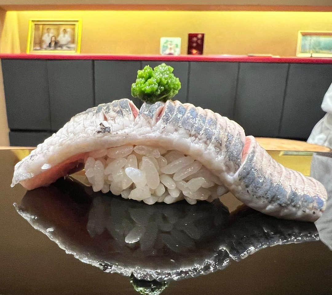 SUSHI KANDA • 寿司神田さんのインスタグラム写真 - (SUSHI KANDA • 寿司神田Instagram)「For reservation: 099.606.0013 Or Line ID 027126639  #sushikanda #sushi #japanesecuisine #sashimi #foodporn #aroi #aroiibkk #ginraidee #paigingun #wongnai #edtguide #bkkmenu #starvingtime #寿司神田 #寿司スタグラム #鮨 #寿司 #すし #バンコク寿司 #銀座グルメ #赤酢 #横井醸造」7月3日 16時31分 - sushi.kanda