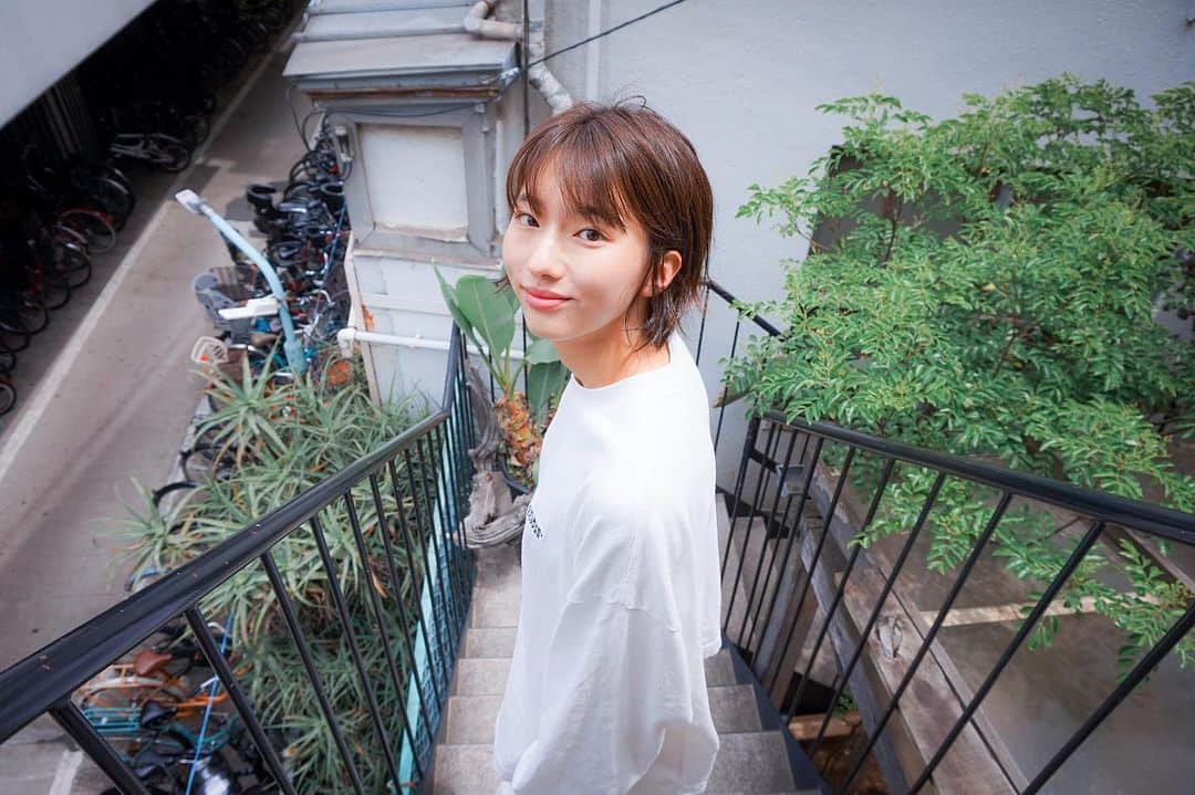 のインスタグラム：「ONIBUS COFFEE （ @onibuscoffee ） コーヒー好きが口を揃えておすすめするコーヒー屋さん🥺  古民家を改装しているカフェで空間もコーヒーも最強オブ最強すぎて次の日には渋谷にある系列店舗にも行ってしまった🥺  中目黒という都会の中にこんなに緑の場所があるとは、、びっくりでした🥺  コーヒーの美味しい淹れ方教えてもらっちゃったもんねー😳  ---------  ONIBUS COFFEE （ @onibuscoffee ）  menu☕︎ ☑︎ハンドドリップ（エチオピア）  ーーーーーー #ひめカフェ巡り  #渋谷 #渋谷カフェ #カフェ巡り #カフェ好き #カフェ散歩 #カフェ女子 #カフェ活 #コーヒータイム #コーヒースタンド #コーヒー好き #コーヒー豆」