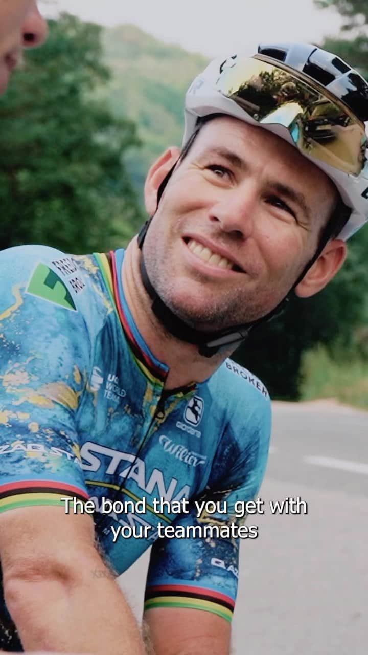 マーク・カヴェンディッシュのインスタグラム：「Stage by stage the Tour de France is closing to the sprinter’s stages. The time of Mark Cavendish is coming…  @markcavendish   #TDF2023 #TourDeFrance #AstanaQazaqstanTeam #AstanaIsMyTeam   🎥 @vandermeer.cinematography」