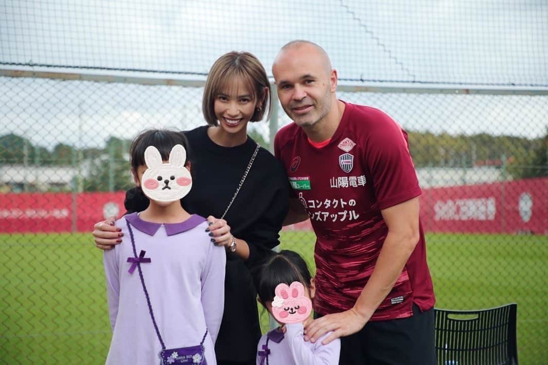 三輪麻未さんのインスタグラム写真 - (三輪麻未Instagram)「Estoy muy agradecida.  @andresiniesta8   @visselkobe  #ヴィッセル神戸 #アンドレス #イニエスタ」7月3日 16時59分 - asami_miwa