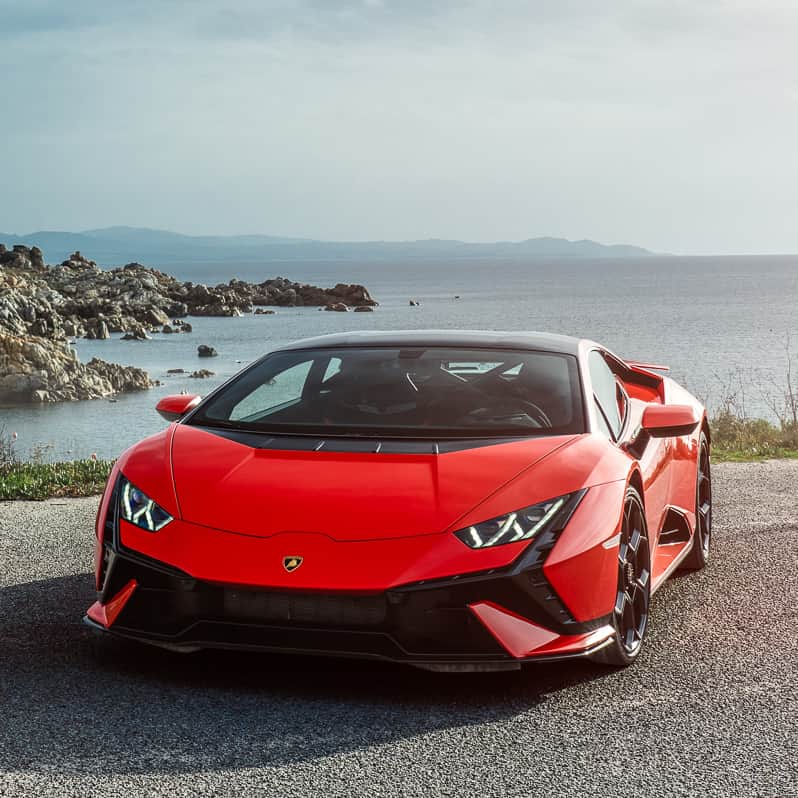 ランボルギーニさんのインスタグラム写真 - (ランボルギーニInstagram)「It is not you that follows the road, but the road that chases you. With a top speed of 325 km/h and its V10 engine, Huracán Tecnica is designed to take you beyond. Anywhere that may be.  Captured by @pepperyandell   #Lamborghini #HuracanTecnica #TakeAllYourSoulsToDrive __ Huracán Tecnica: fuel consumption combined: 14,5 l/100km (WLTP); CO2-emissions combined: 328 g/km (WLTP)」7月3日 17時00分 - lamborghini