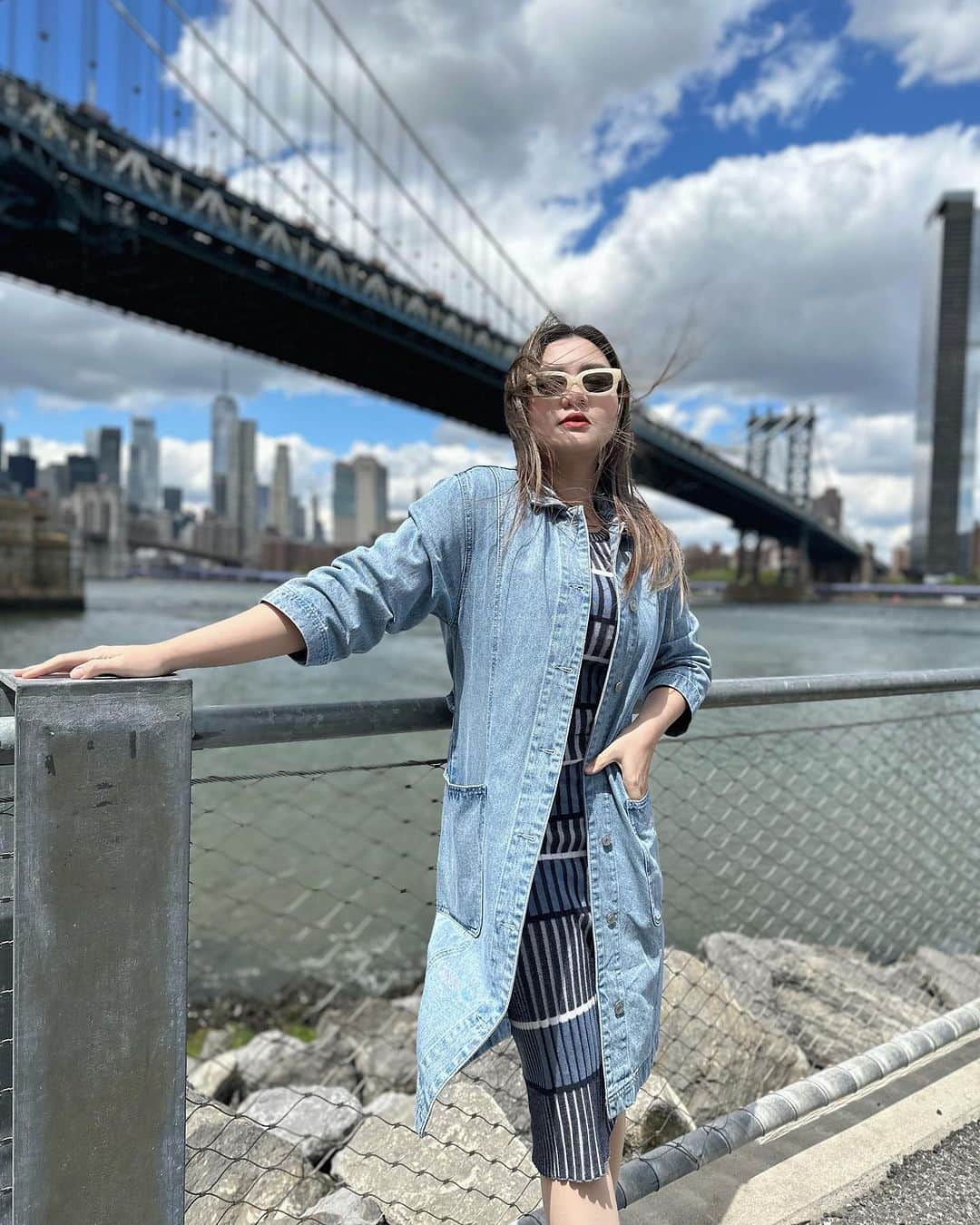 Vicky Shuさんのインスタグラム写真 - (Vicky ShuInstagram)「Strolling Around Dumbo  #perjalananvickyshu #newyork #dumbo」7月3日 17時15分 - vickyshu