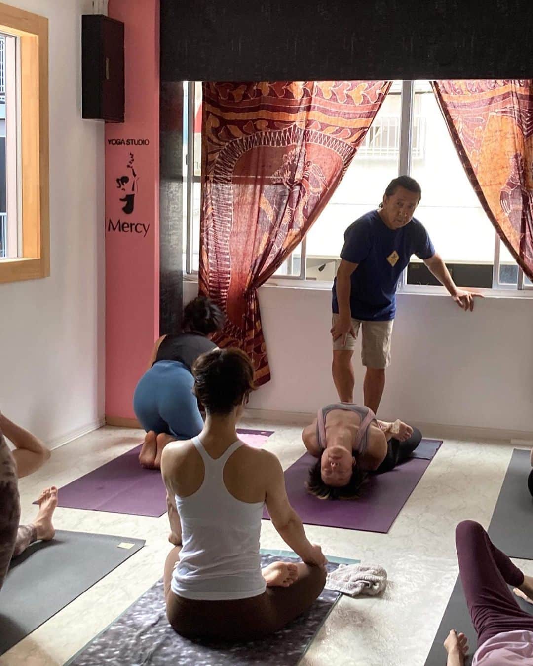 Ken Harakumaさんのインスタグラム写真 - (Ken HarakumaInstagram)「ケンハラクマのアシュタンガヨガマイソールクラス @yogastudio_mercy  ご参加いただいた皆さん、Momoeちゃん、ありがとうございました！ @international_yoga_center  #アシュタンガヨガ  #マイソールクラス  #ケンハラクマ」7月3日 17時16分 - kenharakuma