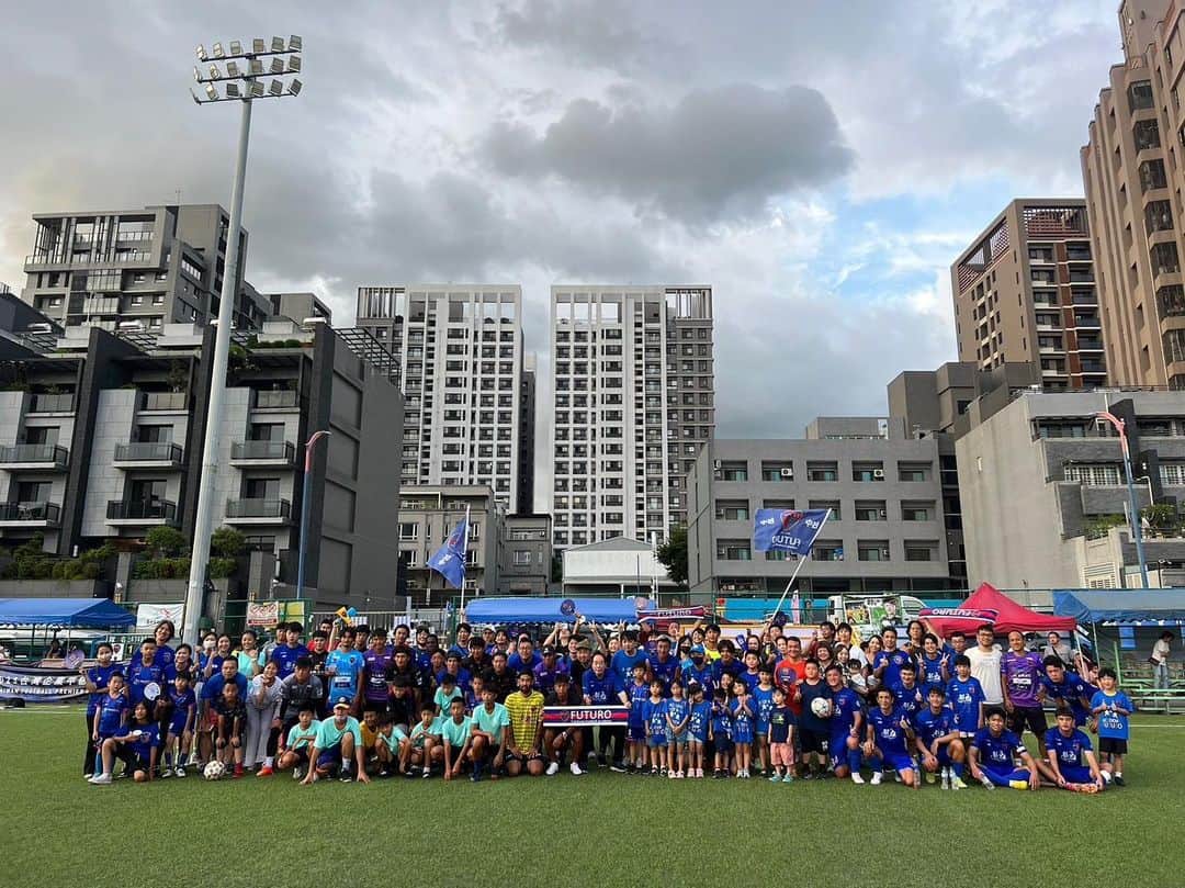 のインスタグラム：「感謝所有在台灣遇到的人！🇹🇼 #台湾 #台中 #futuro #謝謝 #🇹🇼」