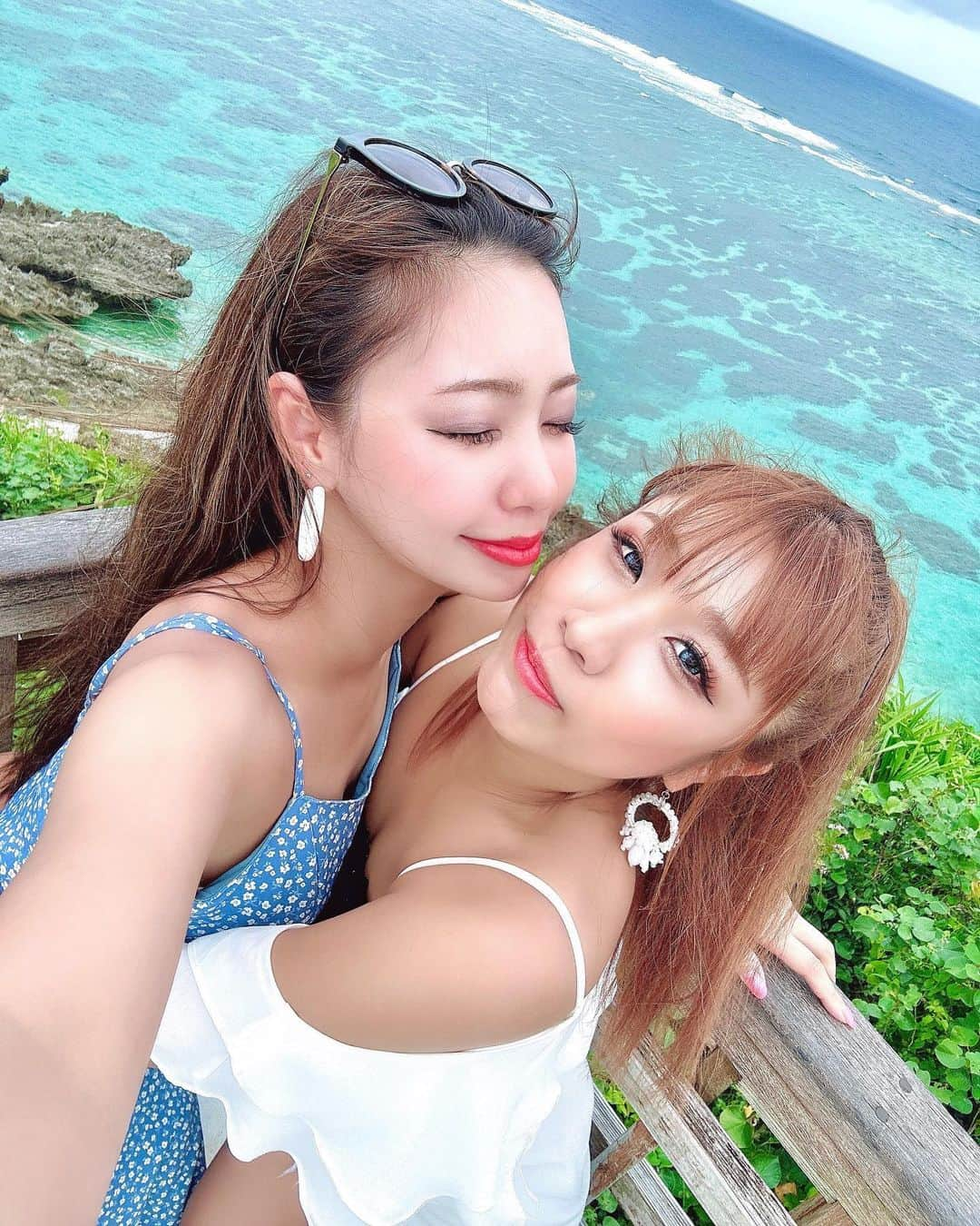 NaMieのインスタグラム：「夏生まれの私たち🌺 ⁡ ⁡ #宮古島 #miyako  ⁡ ⁡ #バーレスク東京 #バーレスクtokyo #partyontokyo #パリオン #partyon #パーティーオン #バーレスク #バーレスクダンサー #ショーダンサー #ショークラブ #ショー #バーレスクヤバイ #ダンサー #ダンサー募集 #club #show #六本木 #dance #高収入バイト #高収入 #高収入求人 #パリオンは史上最強の遊び場 #エンタメ活動を止めない」